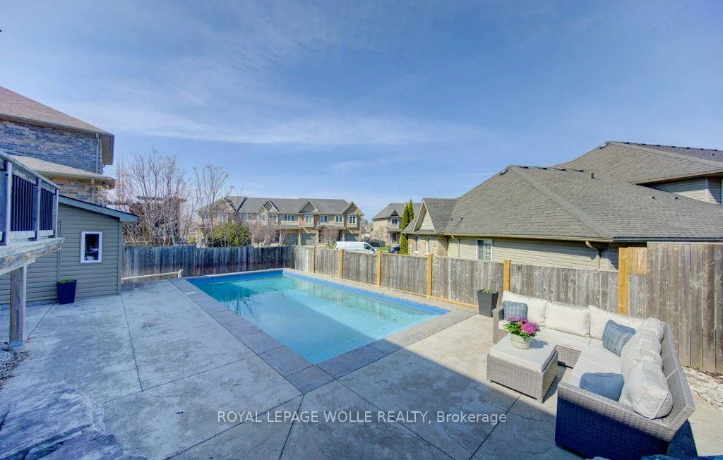 Photo 36 of 414 Zeller Drive, Waterloo — HOMEH
