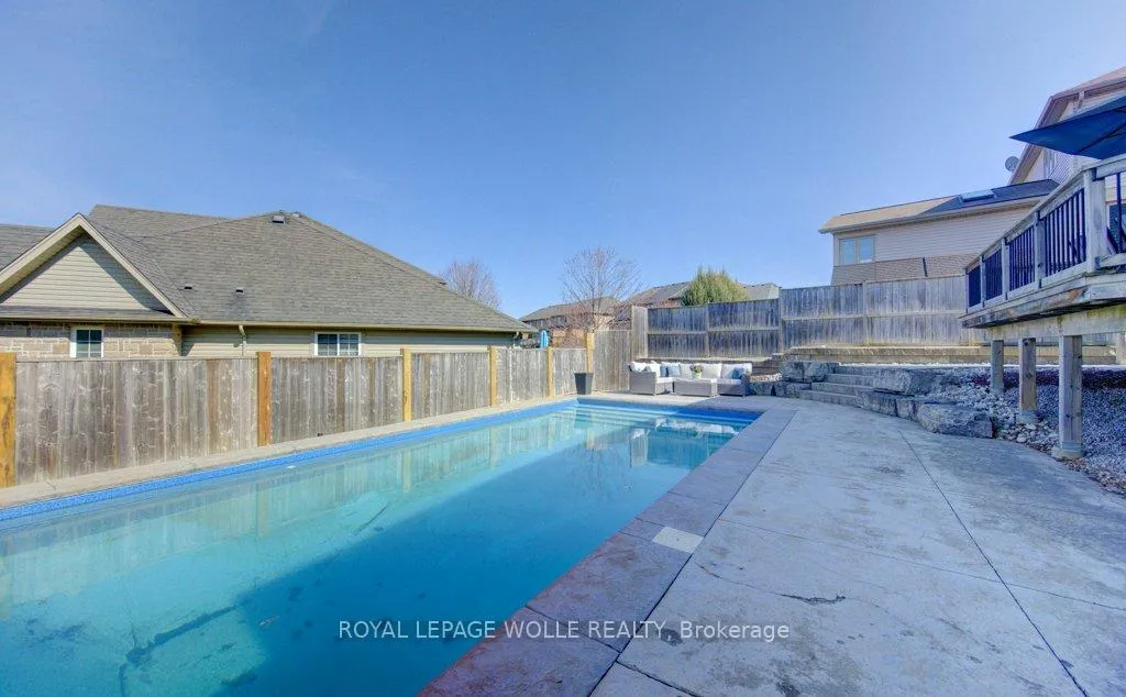 Photo 39 of 414 Zeller Drive, Waterloo — HOMEH