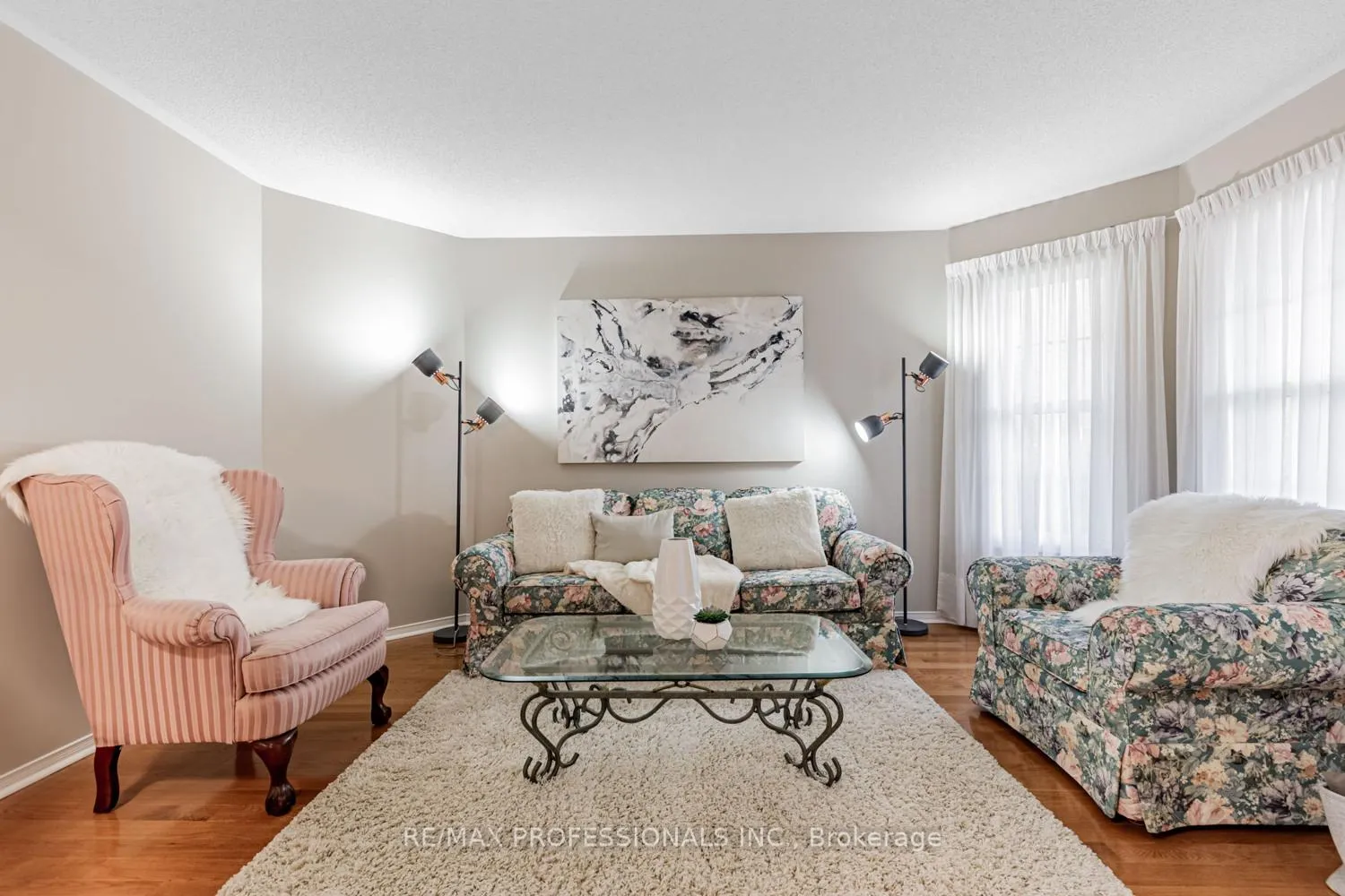 Photo 7 of 62 Banington Crescent, Brampton, Snelgrove — HOMEH