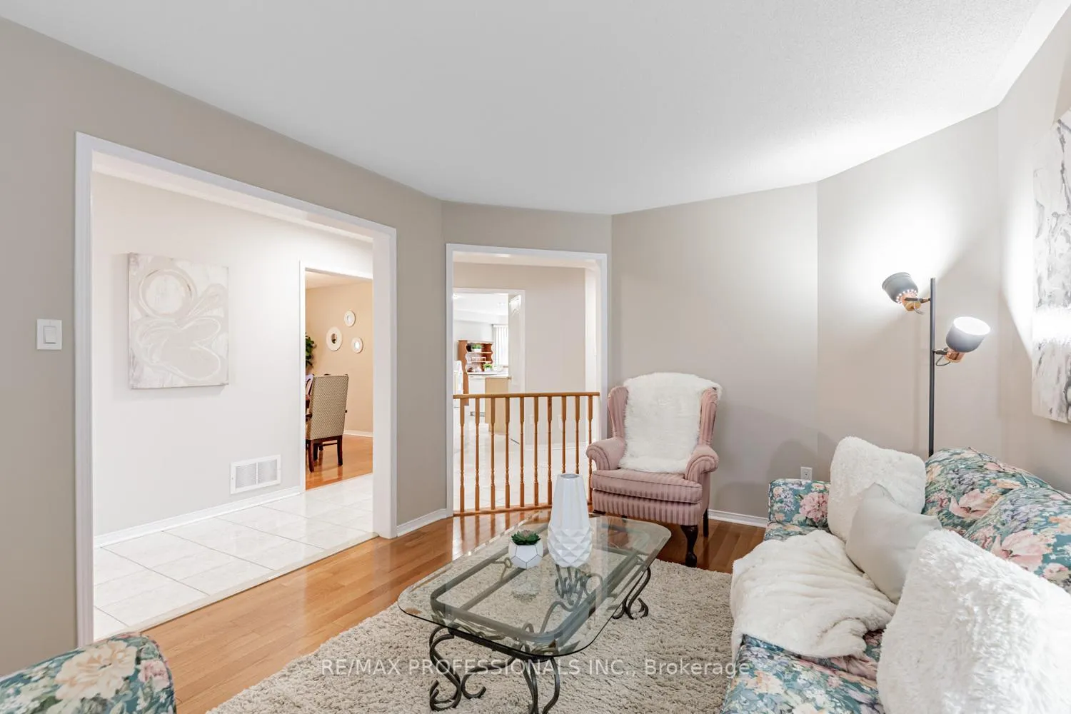 Photo 8 of 62 Banington Crescent, Brampton, Snelgrove — HOMEH