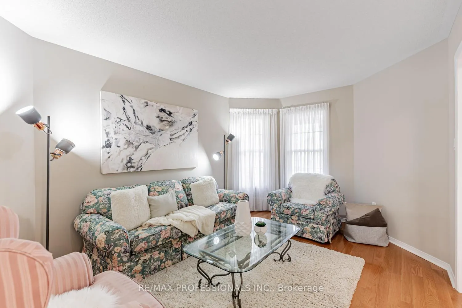 Photo 9 of 62 Banington Crescent, Brampton, Snelgrove — HOMEH