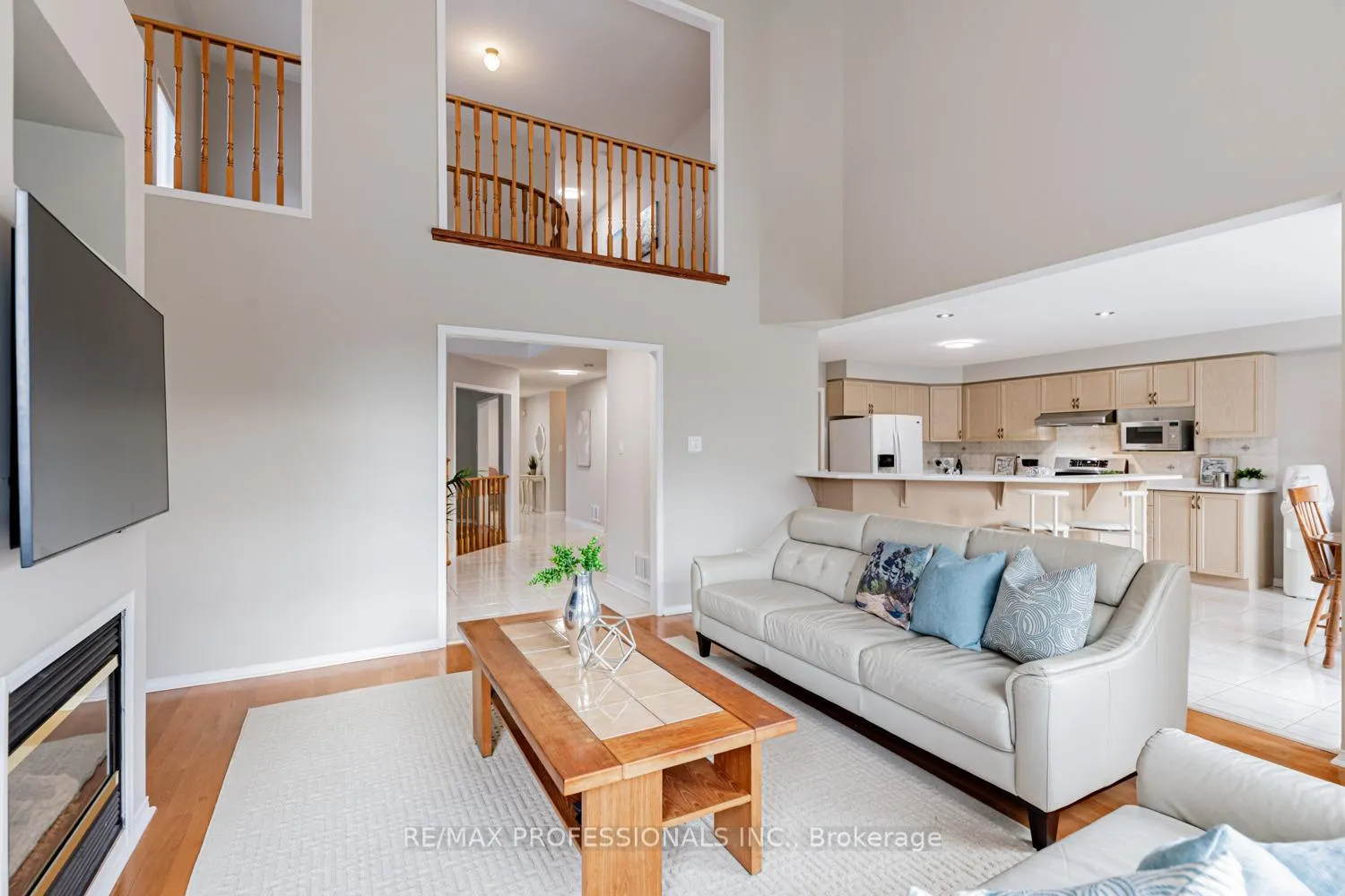 Photo 13 of 62 Banington Crescent, Brampton, Snelgrove — HOMEH