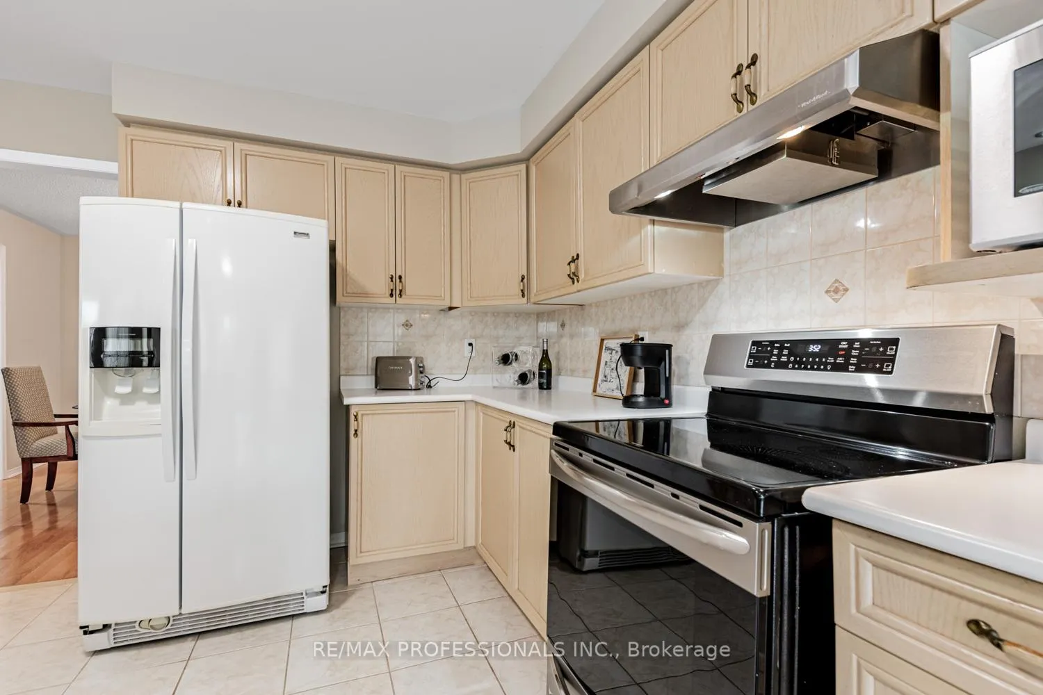 Photo 17 of 62 Banington Crescent, Brampton, Snelgrove — HOMEH