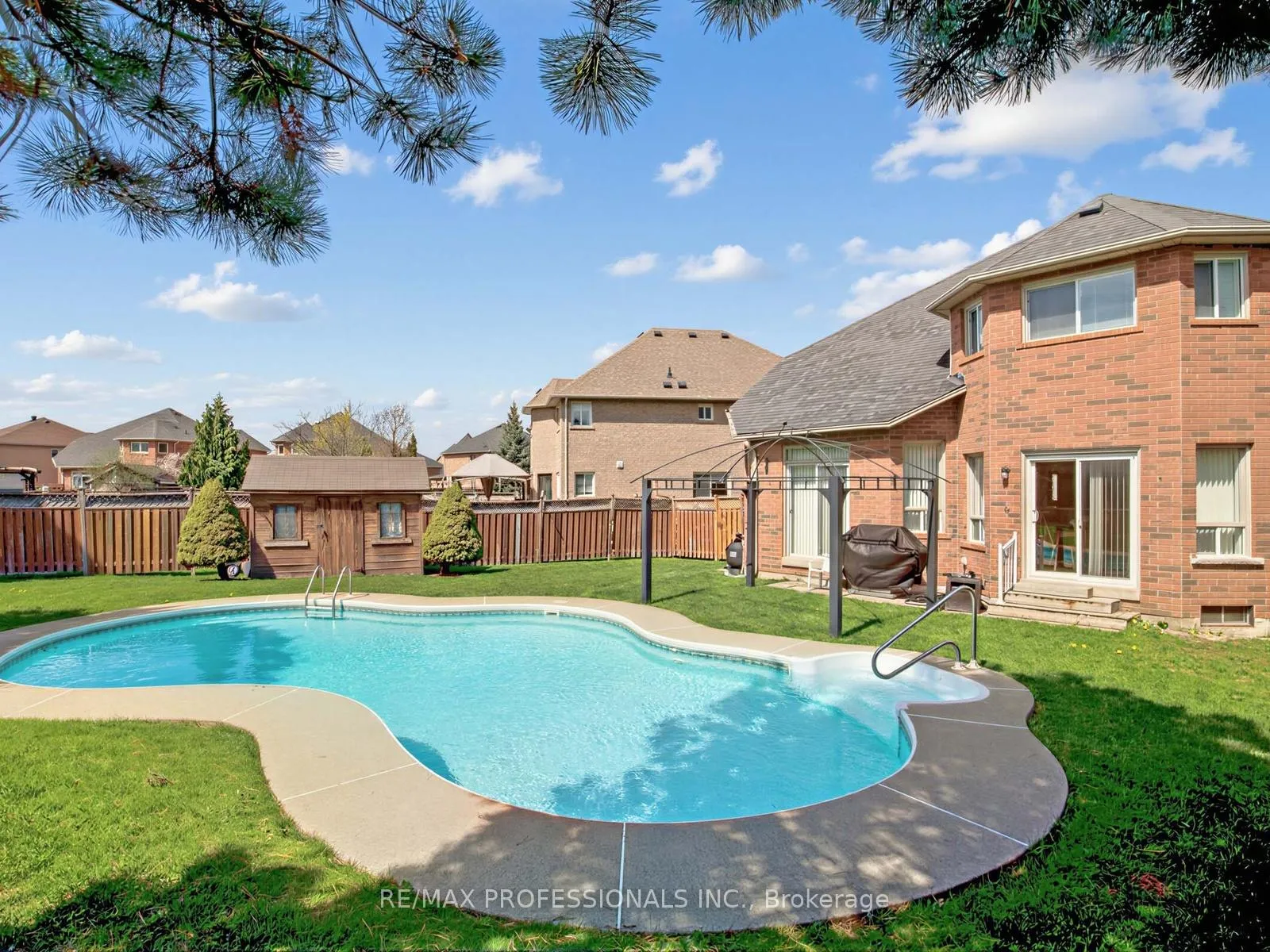 Photo 22 of 62 Banington Crescent, Brampton, Snelgrove — HOMEH