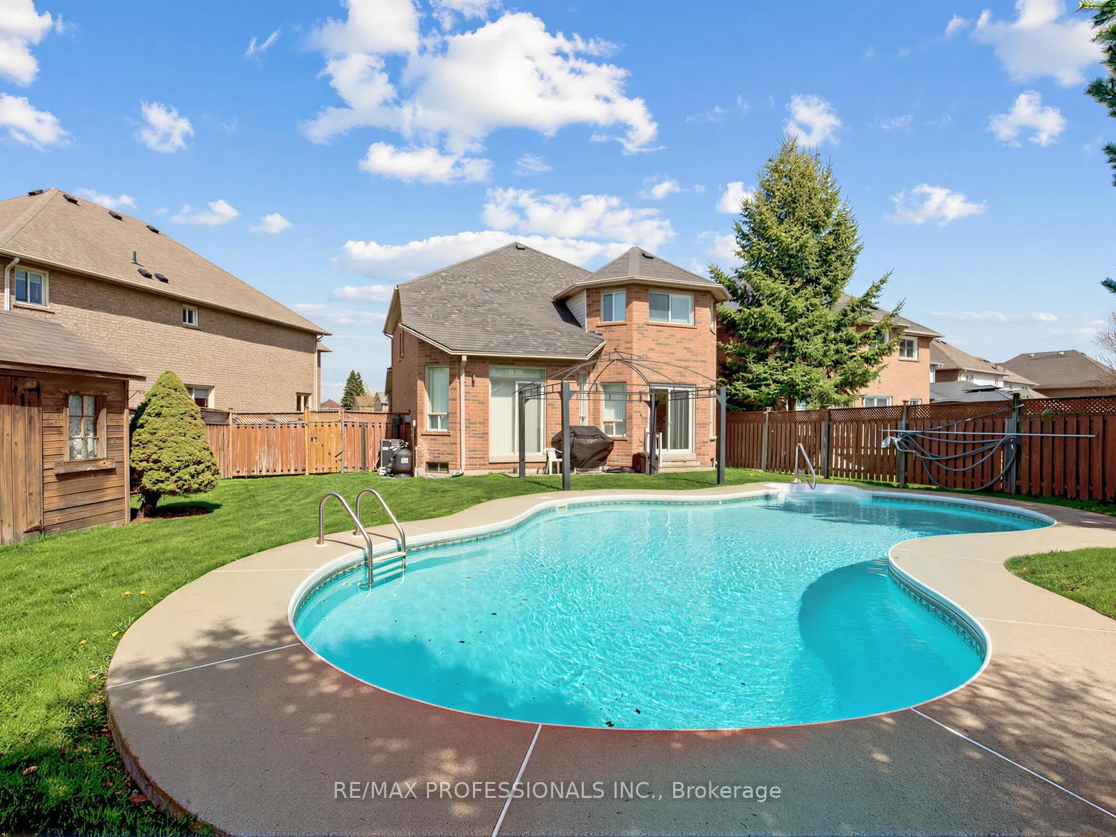 Photo 23 of 62 Banington Crescent, Brampton, Snelgrove — HOMEH