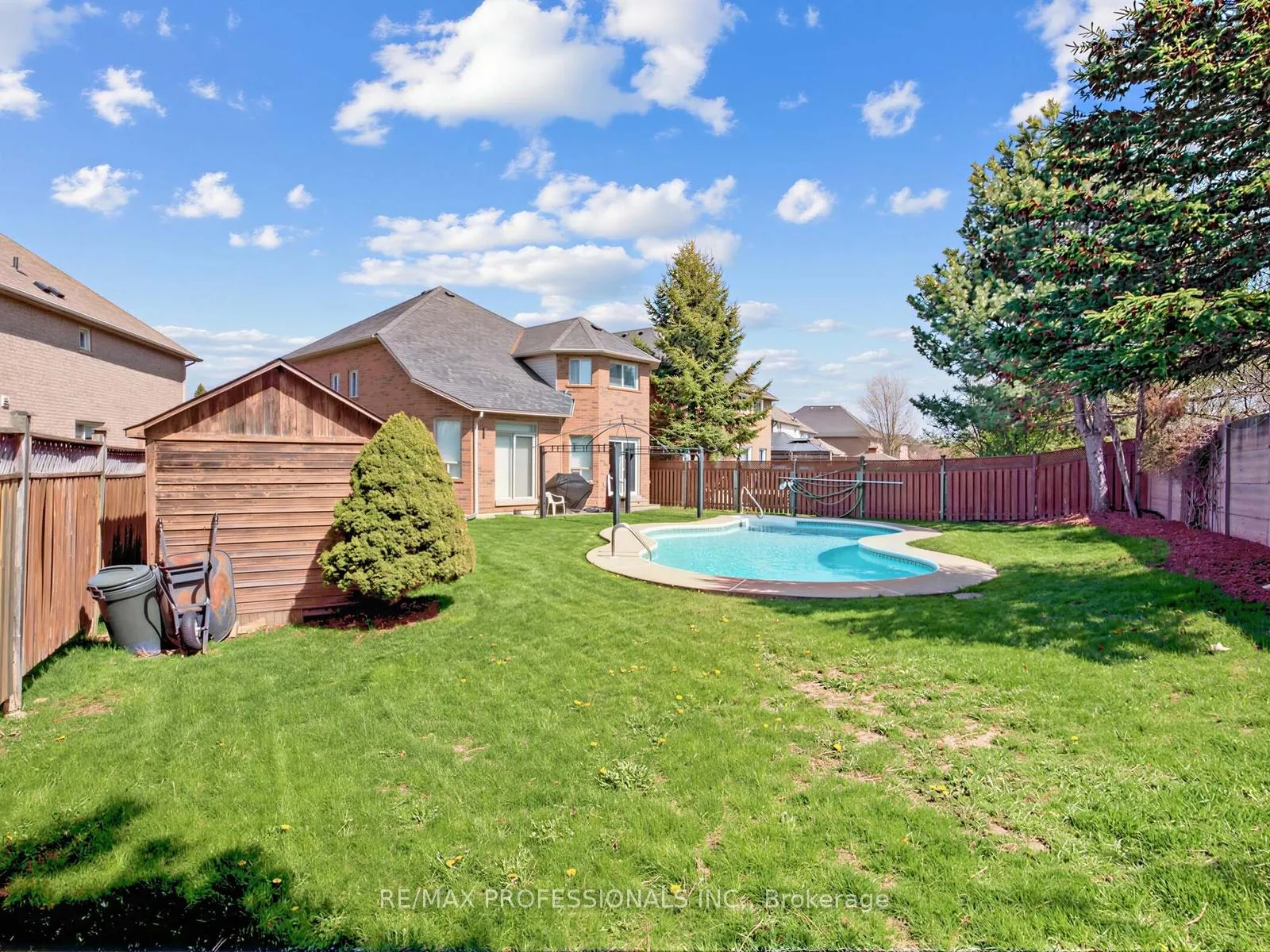 Photo 24 of 62 Banington Crescent, Brampton, Snelgrove — HOMEH