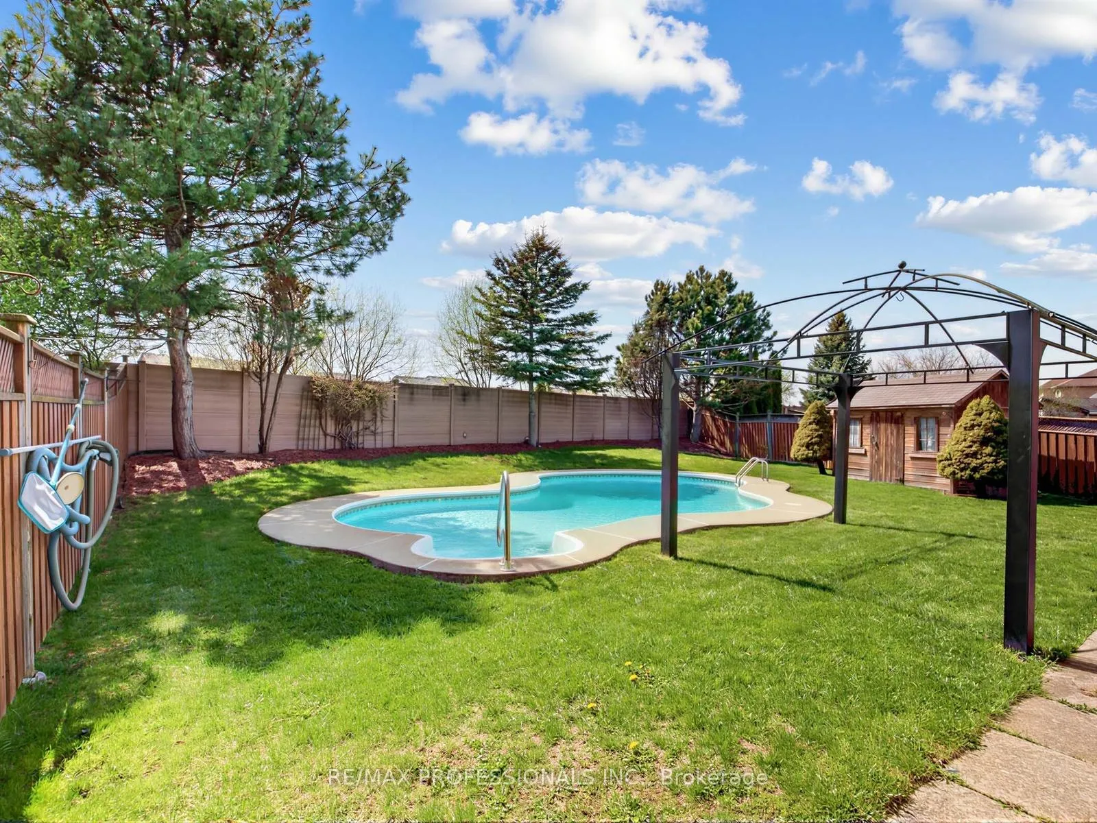 Photo 25 of 62 Banington Crescent, Brampton, Snelgrove — HOMEH