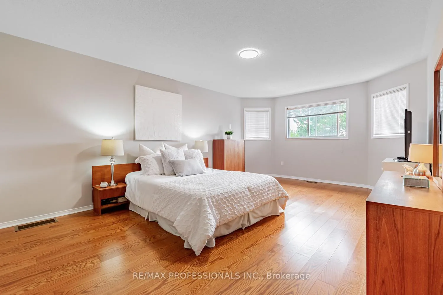 Photo 31 of 62 Banington Crescent, Brampton, Snelgrove — HOMEH