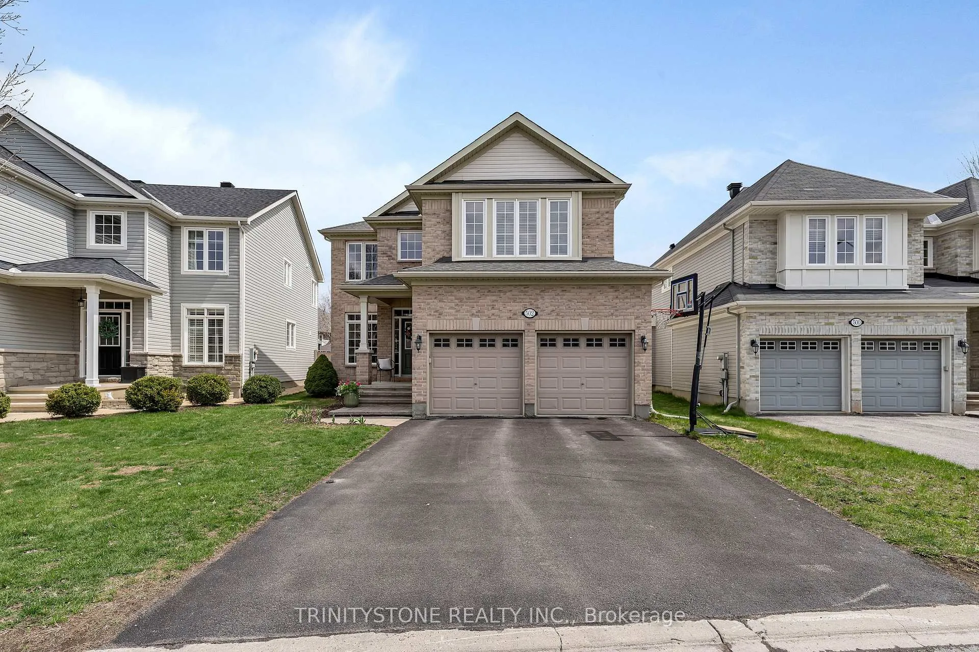 Front of 502 Dalewood Crescent