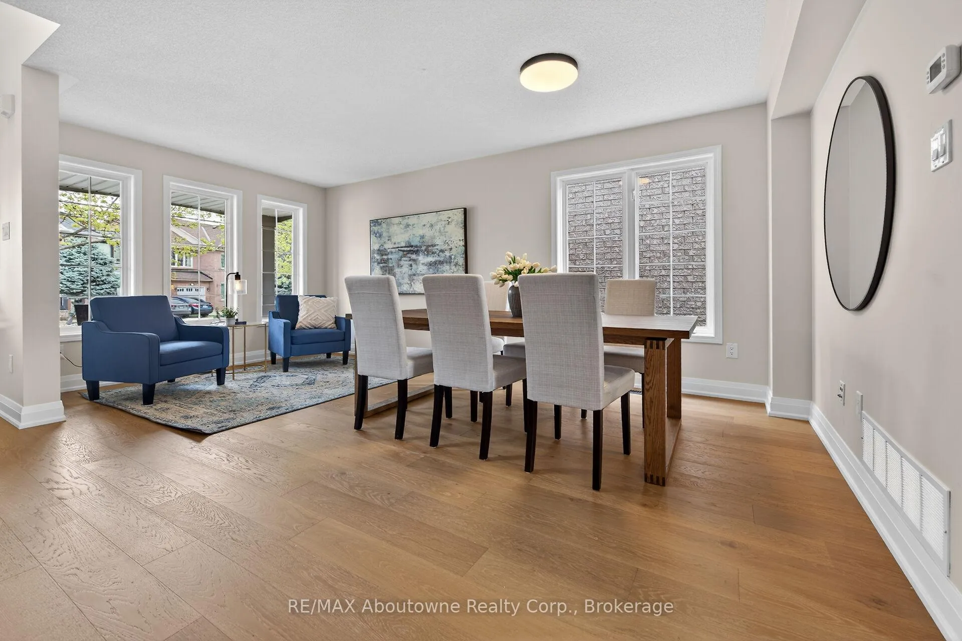 Photo 9 of 2385 Guildstone Crescent, Oakville, West Oak Trails — HOMEH