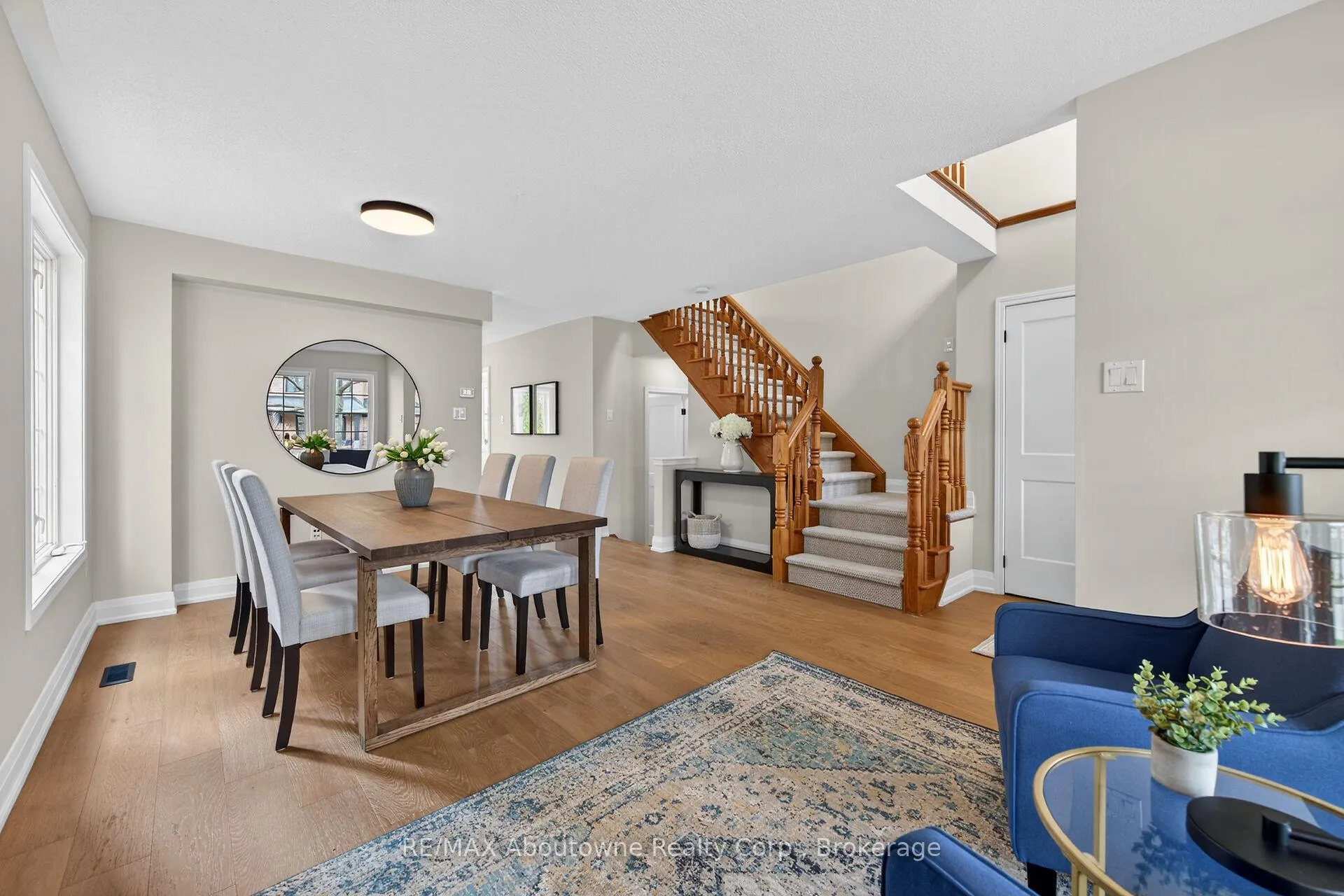Photo 10 of 2385 Guildstone Crescent, Oakville, West Oak Trails — HOMEH
