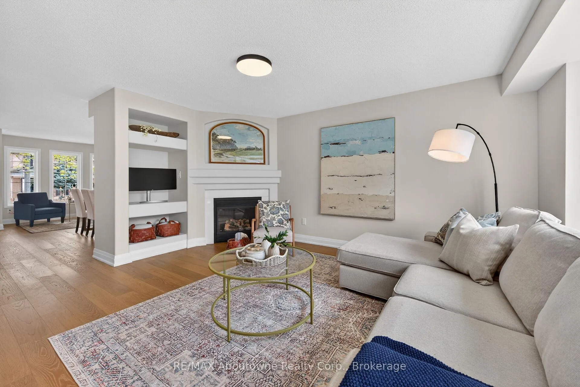 Photo 11 of 2385 Guildstone Crescent, Oakville, West Oak Trails — HOMEH