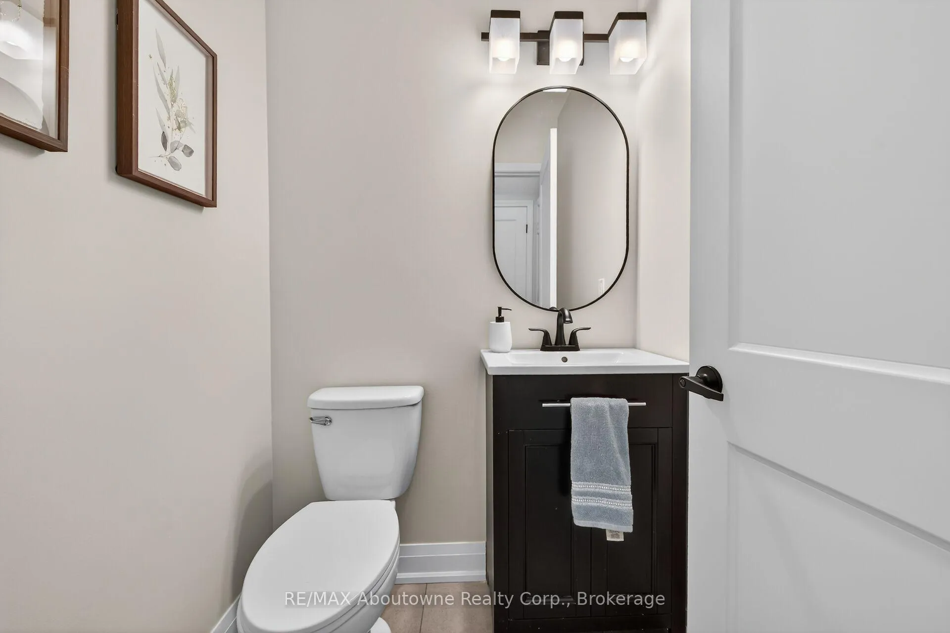 Photo 13 of 2385 Guildstone Crescent, Oakville, West Oak Trails — HOMEH