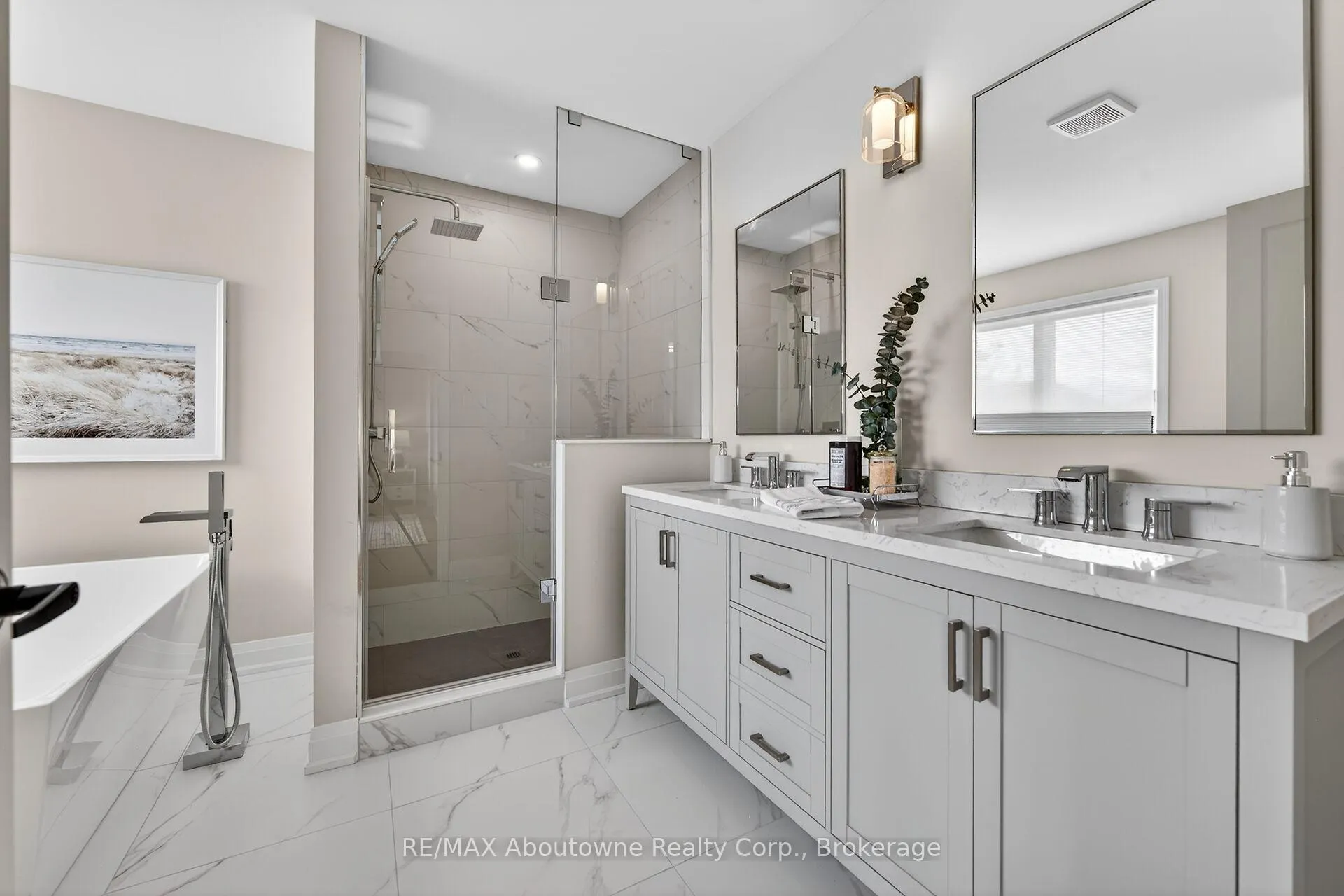 Photo 16 of 2385 Guildstone Crescent, Oakville, West Oak Trails — HOMEH
