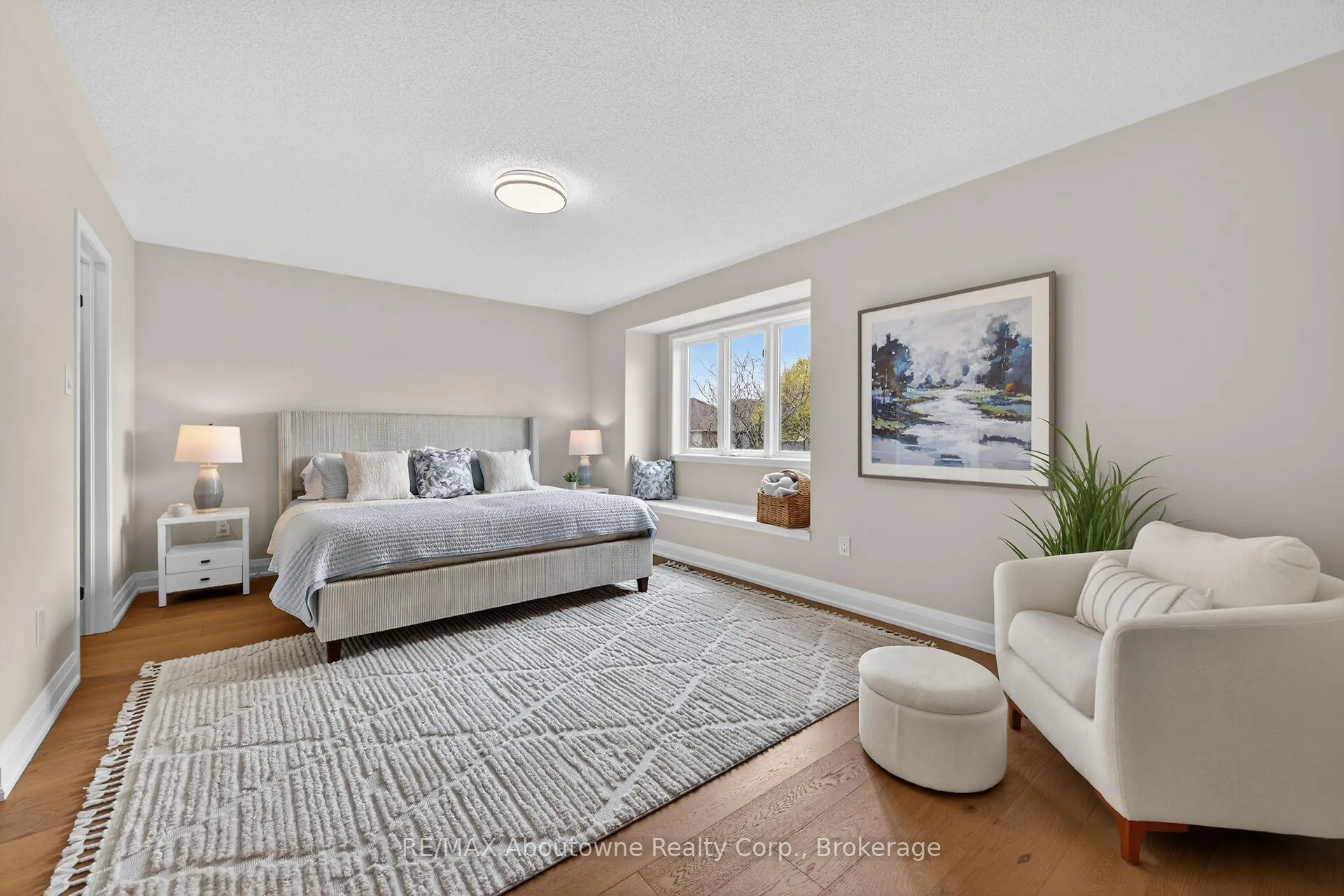 Photo 20 of 2385 Guildstone Crescent, Oakville, West Oak Trails — HOMEH