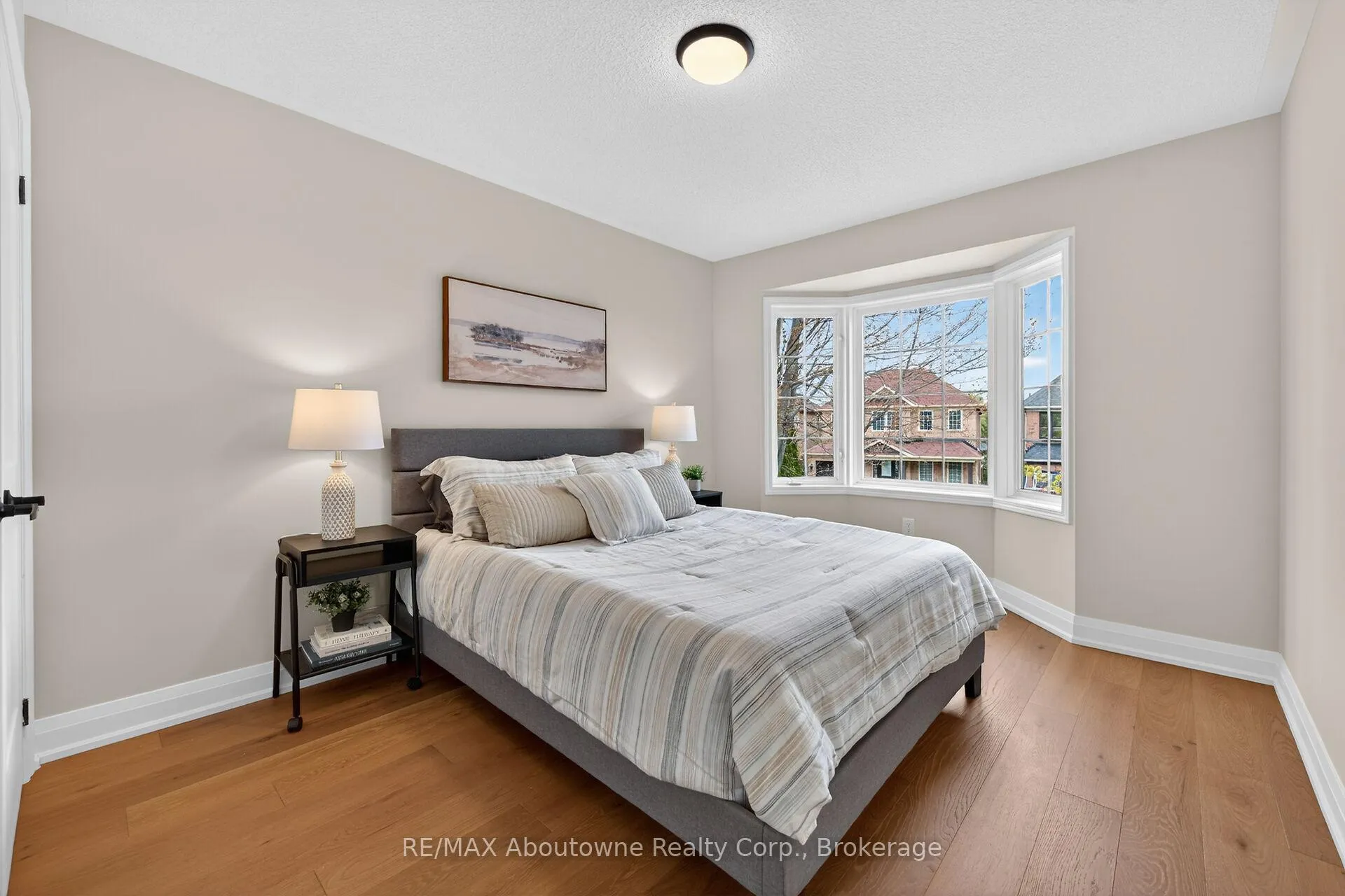 Photo 22 of 2385 Guildstone Crescent, Oakville, West Oak Trails — HOMEH