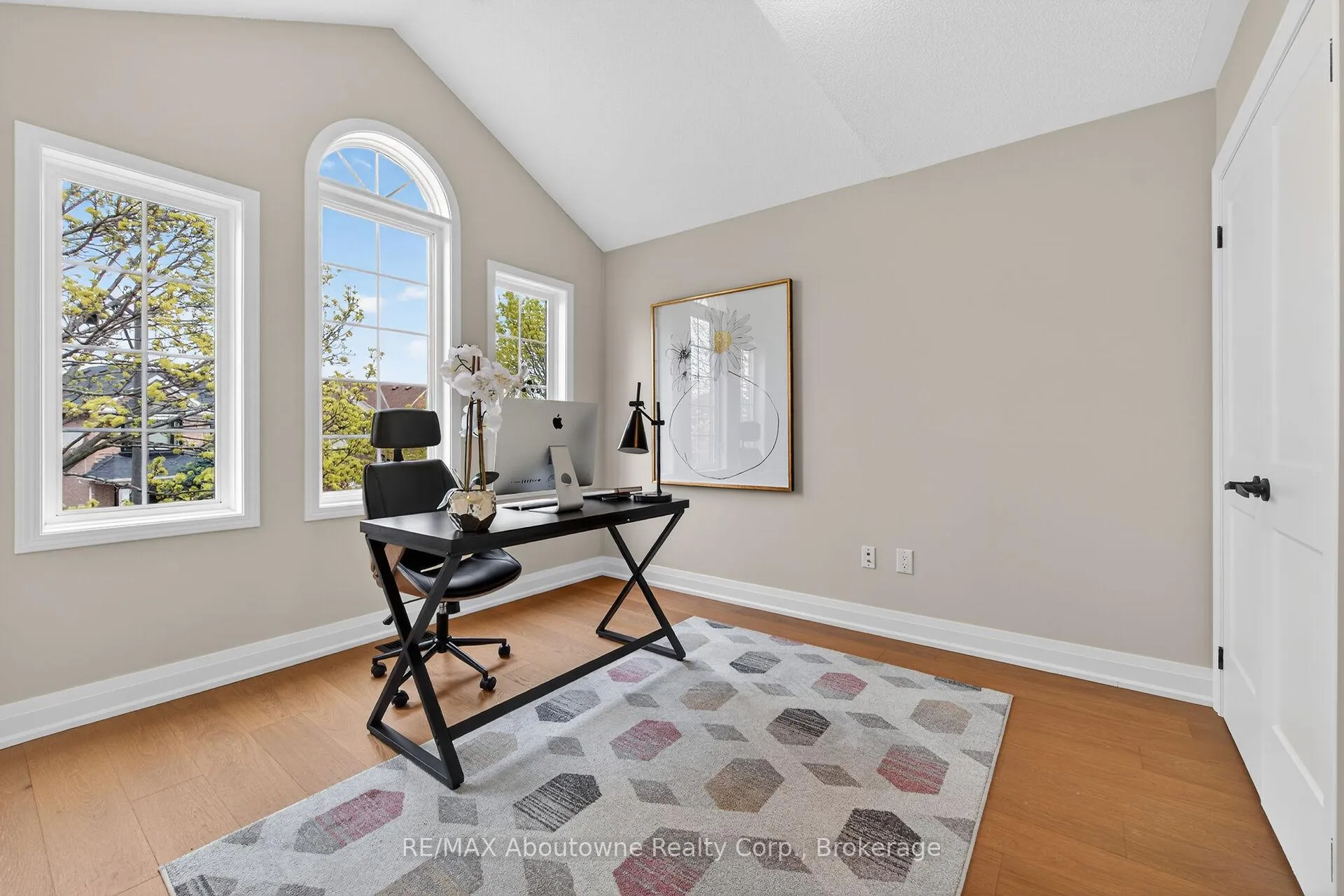 Photo 25 of 2385 Guildstone Crescent, Oakville, West Oak Trails — HOMEH