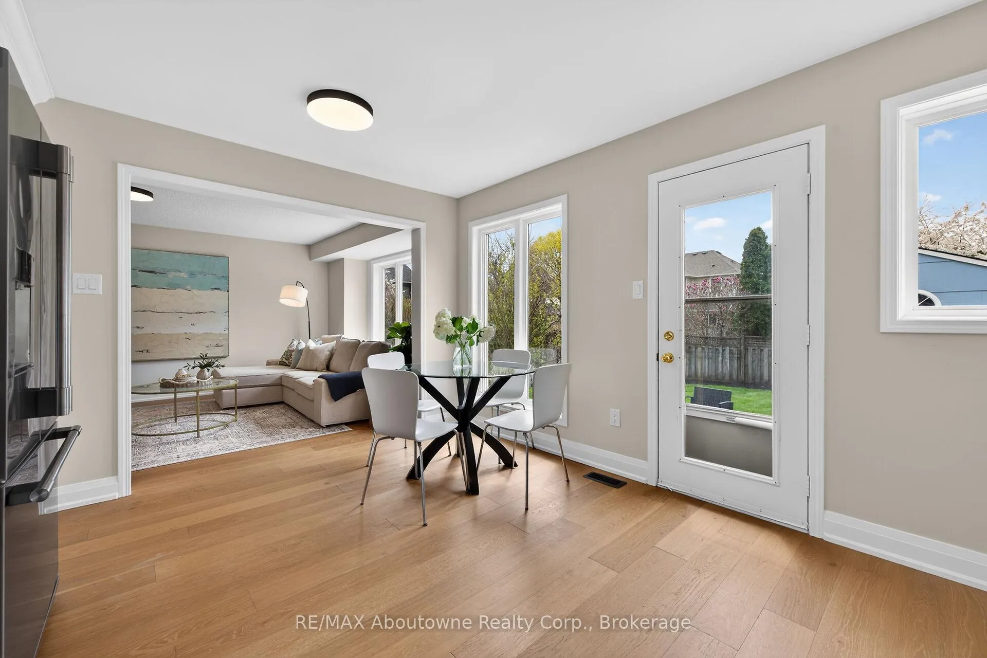 Photo 37 of 2385 Guildstone Crescent, Oakville, West Oak Trails — HOMEH