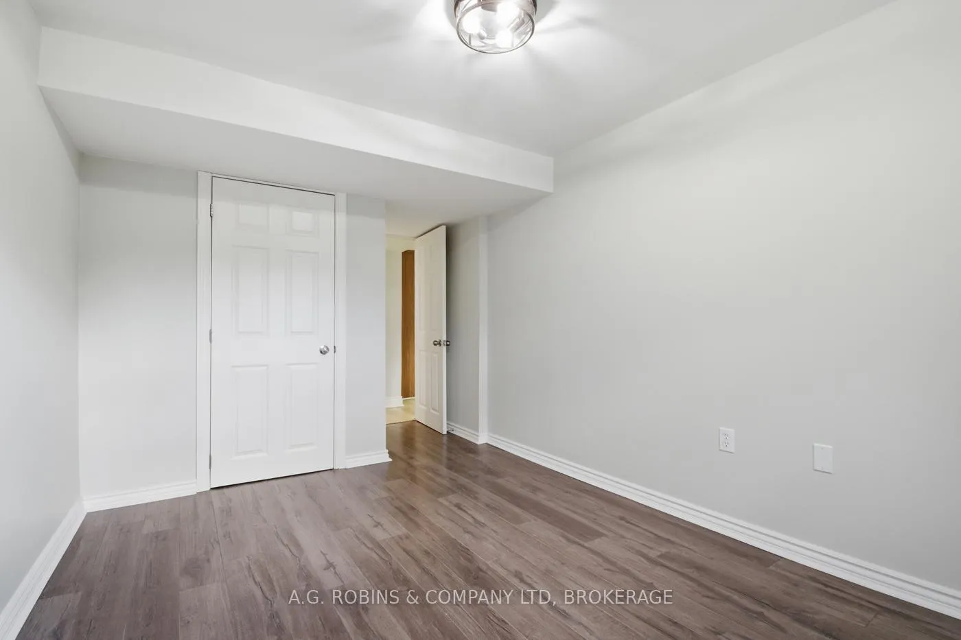 Photo 33 of 27 Briarsdale Crescent, Welland, N. Welland — HOMEH