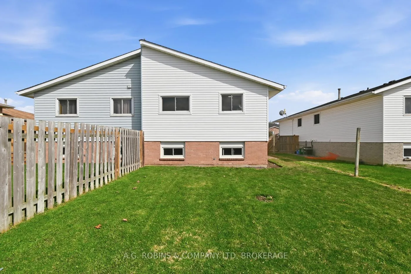 Photo 39 of 27 Briarsdale Crescent, Welland, N. Welland — HOMEH