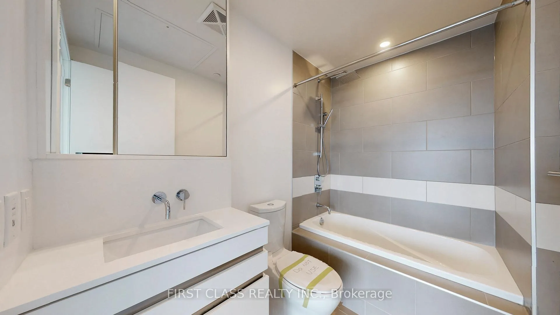 Photo 22 of Unit 5702, 197 Yonge Street, Toronto, Church-Yonge Corridor — HOMEH