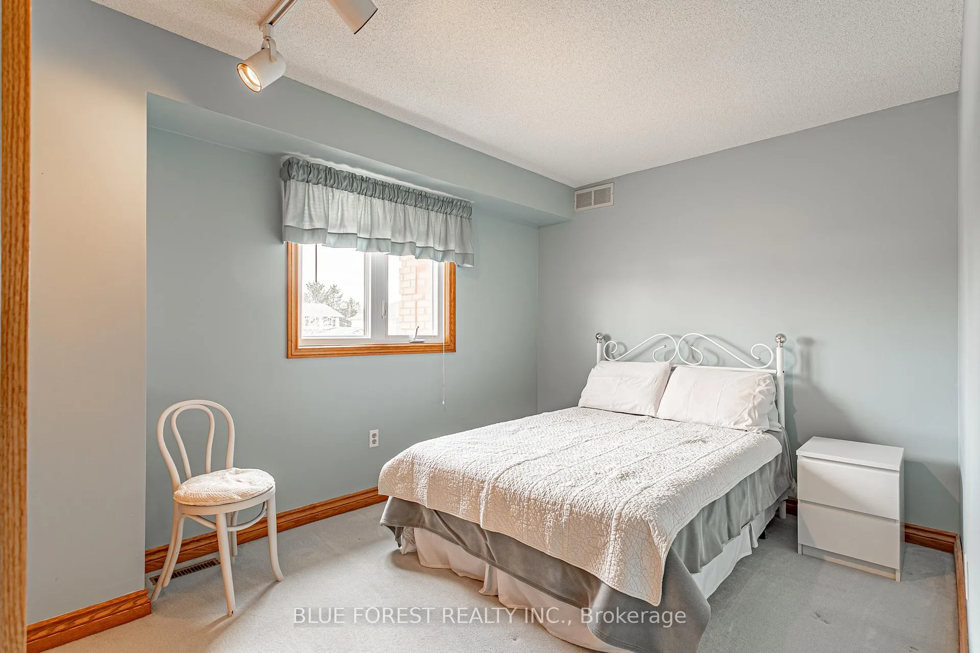 Photo 23 of 129 Wheeler Avenue, Thames Centre, Dorchester — HOMEH