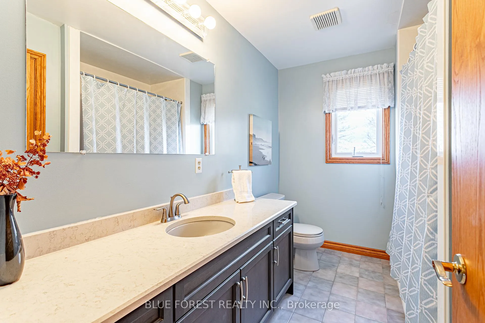 Photo 29 of 129 Wheeler Avenue, Thames Centre, Dorchester — HOMEH