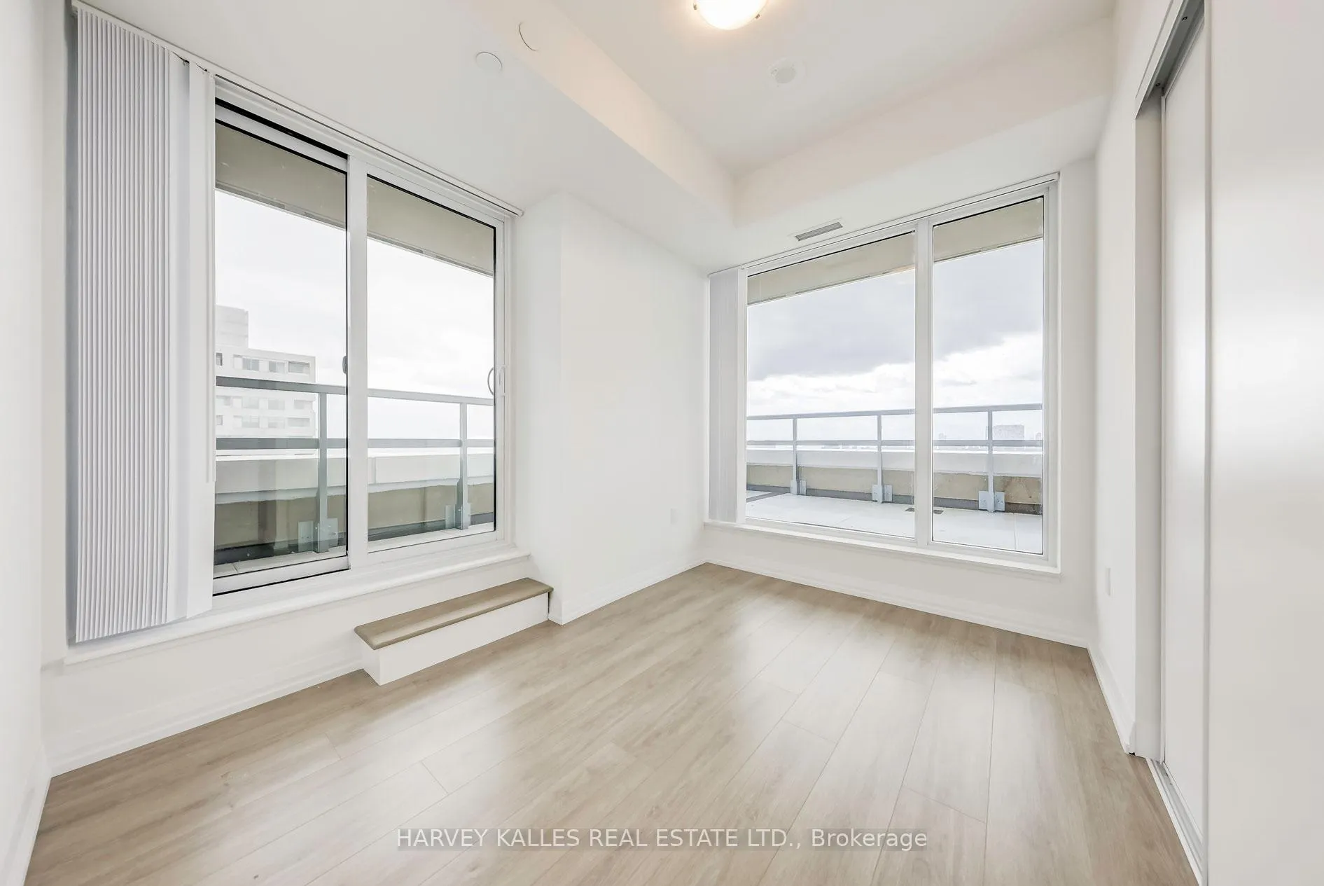 Photo 15 of Unit 2407, 25 Holly Street, Toronto, Mount Pleasant West — HOMEH
