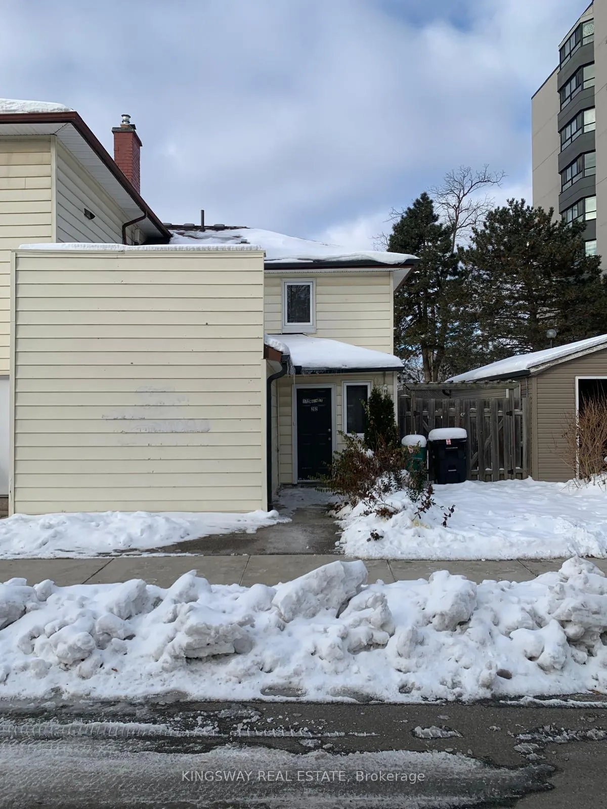 Photo 2 of 174 Main Street, Cambridge, East Galt — HOMEH