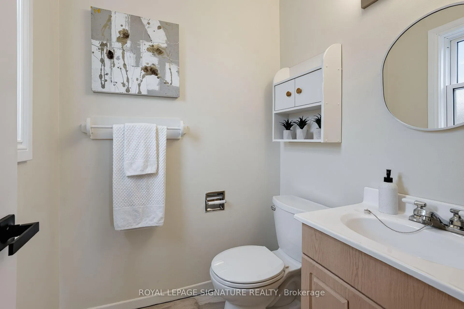 Photo 18 of 1217 Canborough Crescent, Pickering, Liverpool — HOMEH
