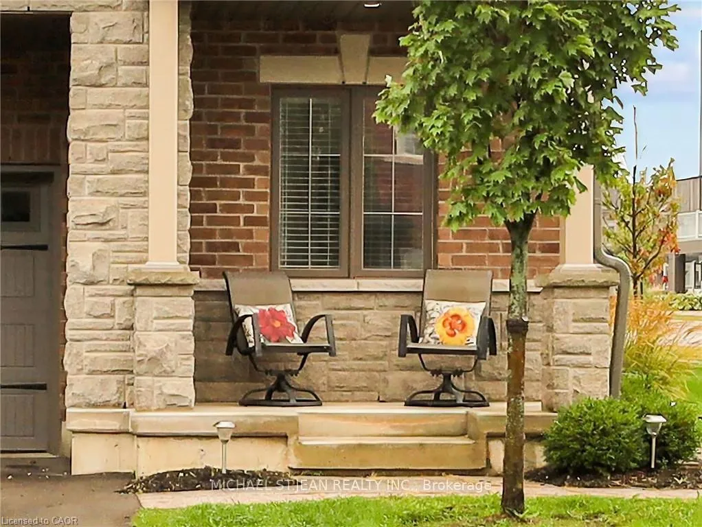 Photo 3 of 101 Mallard Trail, Hamilton, Waterdown — HOMEH