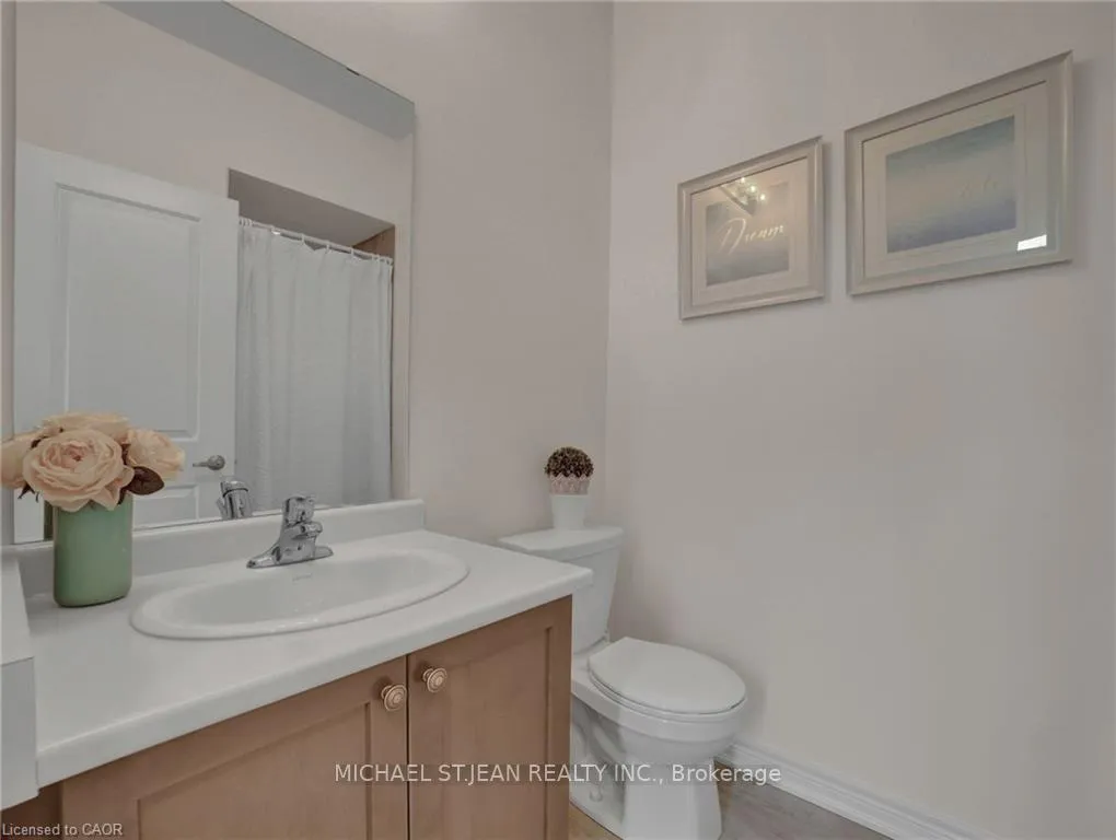 Photo 11 of 101 Mallard Trail, Hamilton, Waterdown — HOMEH