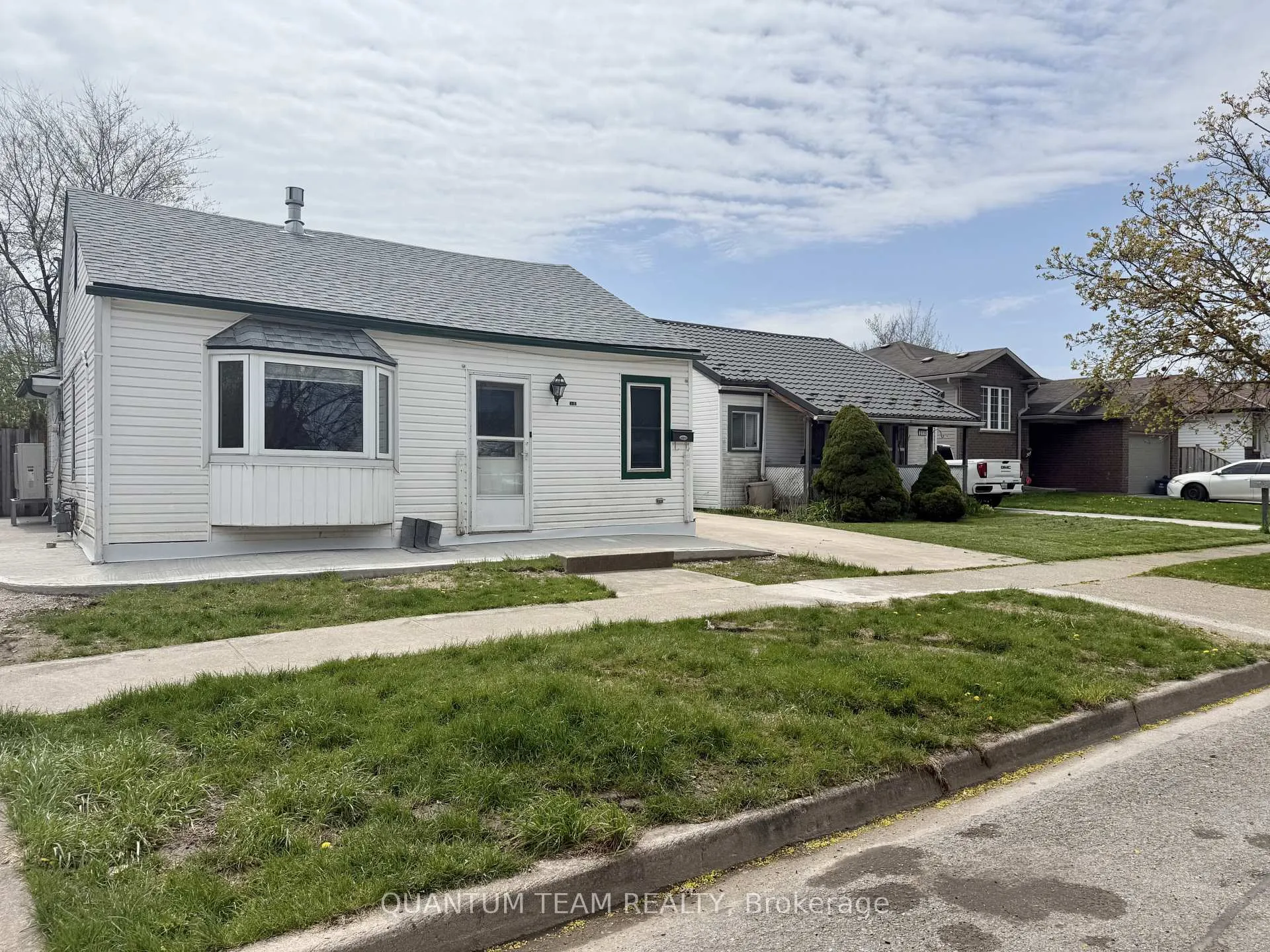 Photo 1 of 317 Simpson Avenue, Welland, Lincoln/Crowland — HOMEH