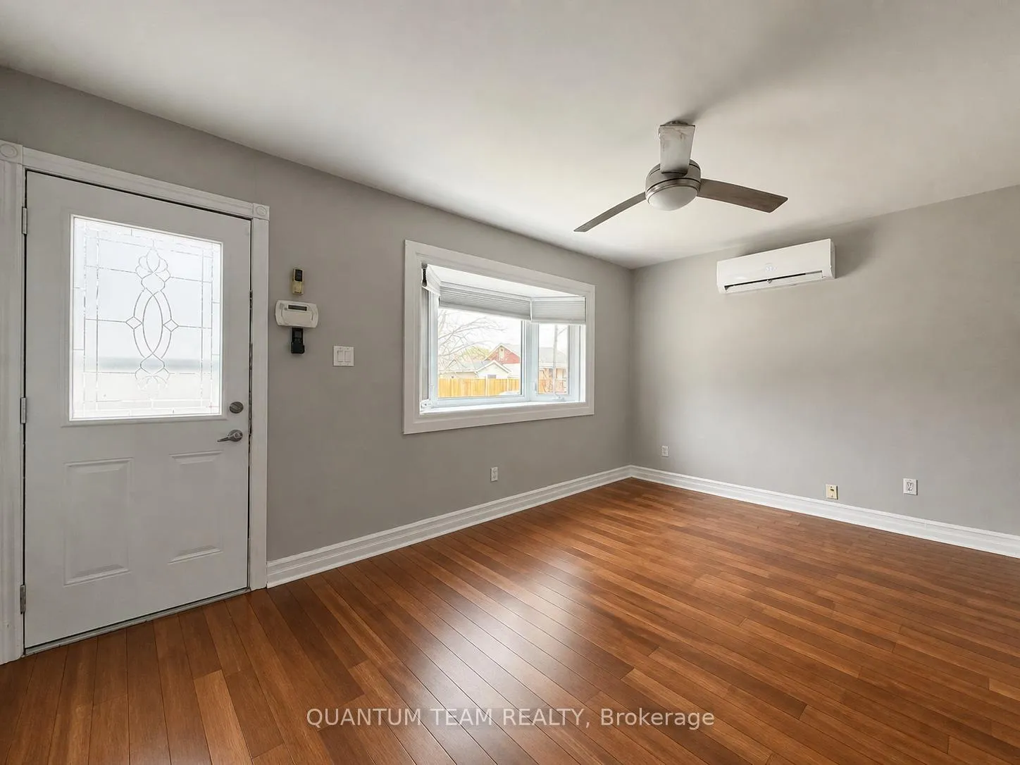Photo 2 of 317 Simpson Avenue, Welland, Lincoln/Crowland — HOMEH