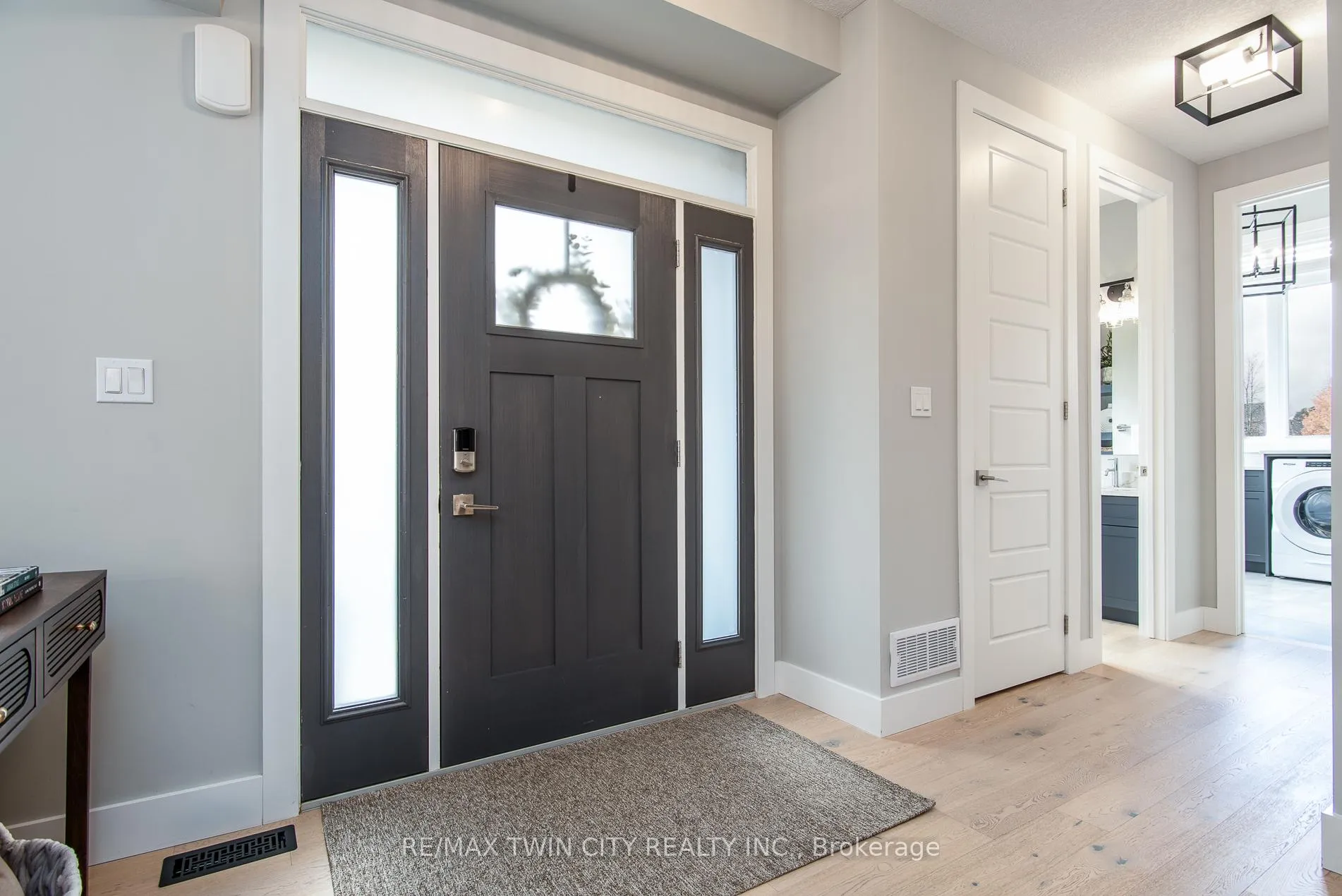 Photo 3 of 11 Galena Street, Wellesley — HOMEH