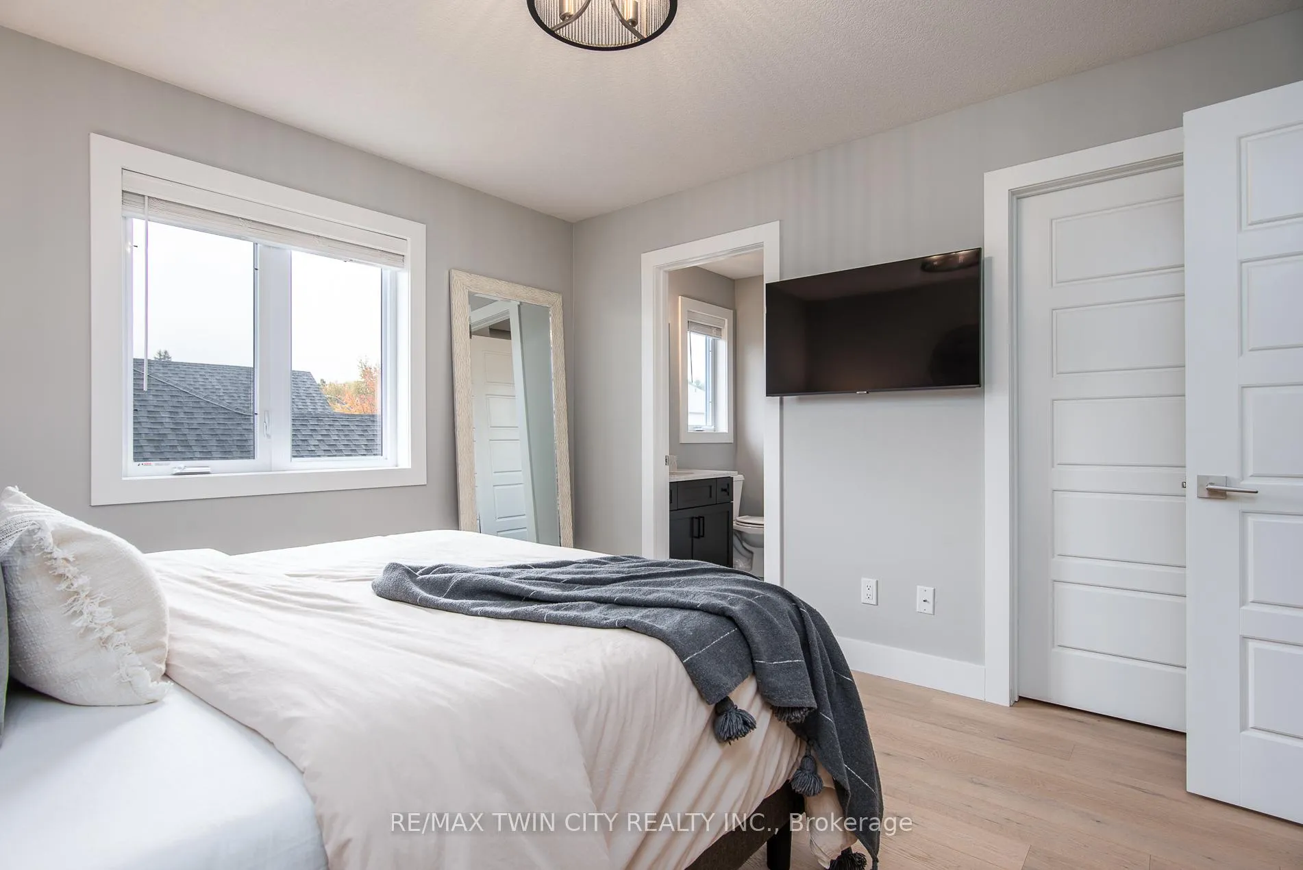 Photo 38 of 11 Galena Street, Wellesley — HOMEH