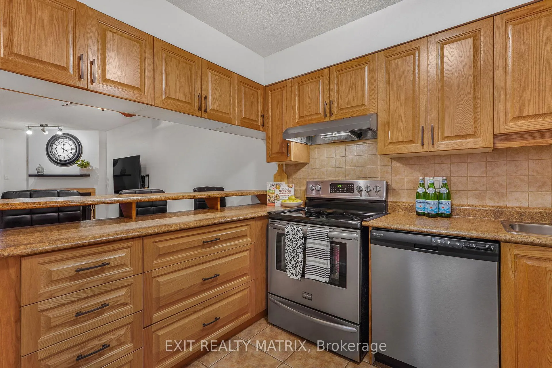 Photo 4 of Unit 20, 458 Briston Private, Ottawa, Hunt Club Park — HOMEH