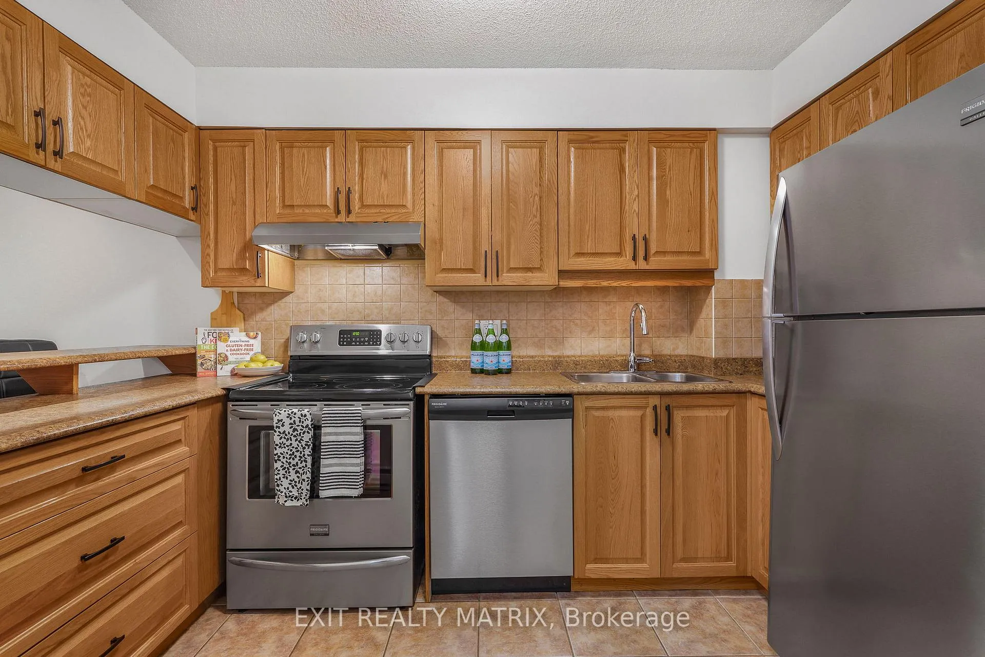 Photo 5 of Unit 20, 458 Briston Private, Ottawa, Hunt Club Park — HOMEH