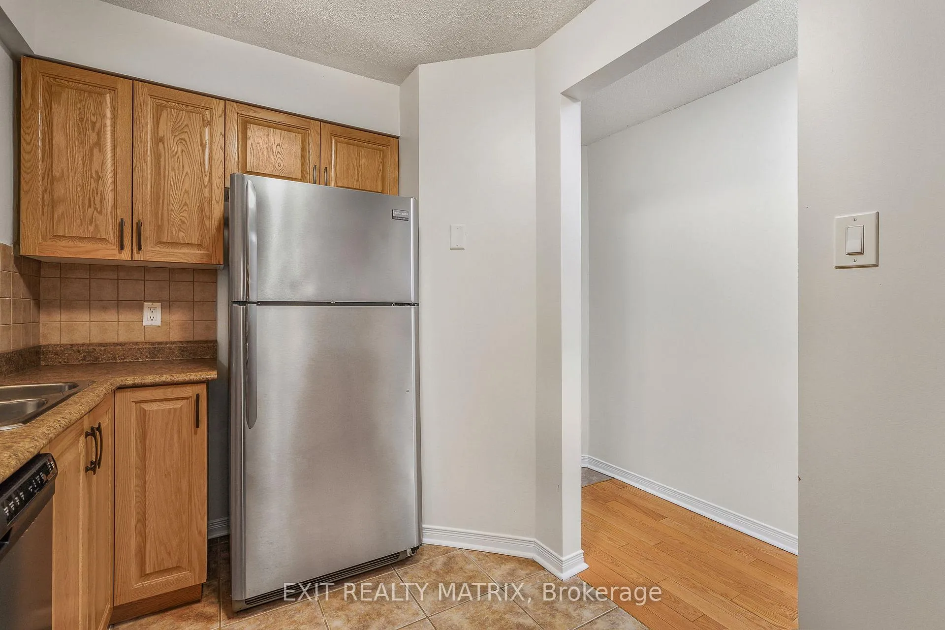 Photo 7 of Unit 20, 458 Briston Private, Ottawa, Hunt Club Park — HOMEH