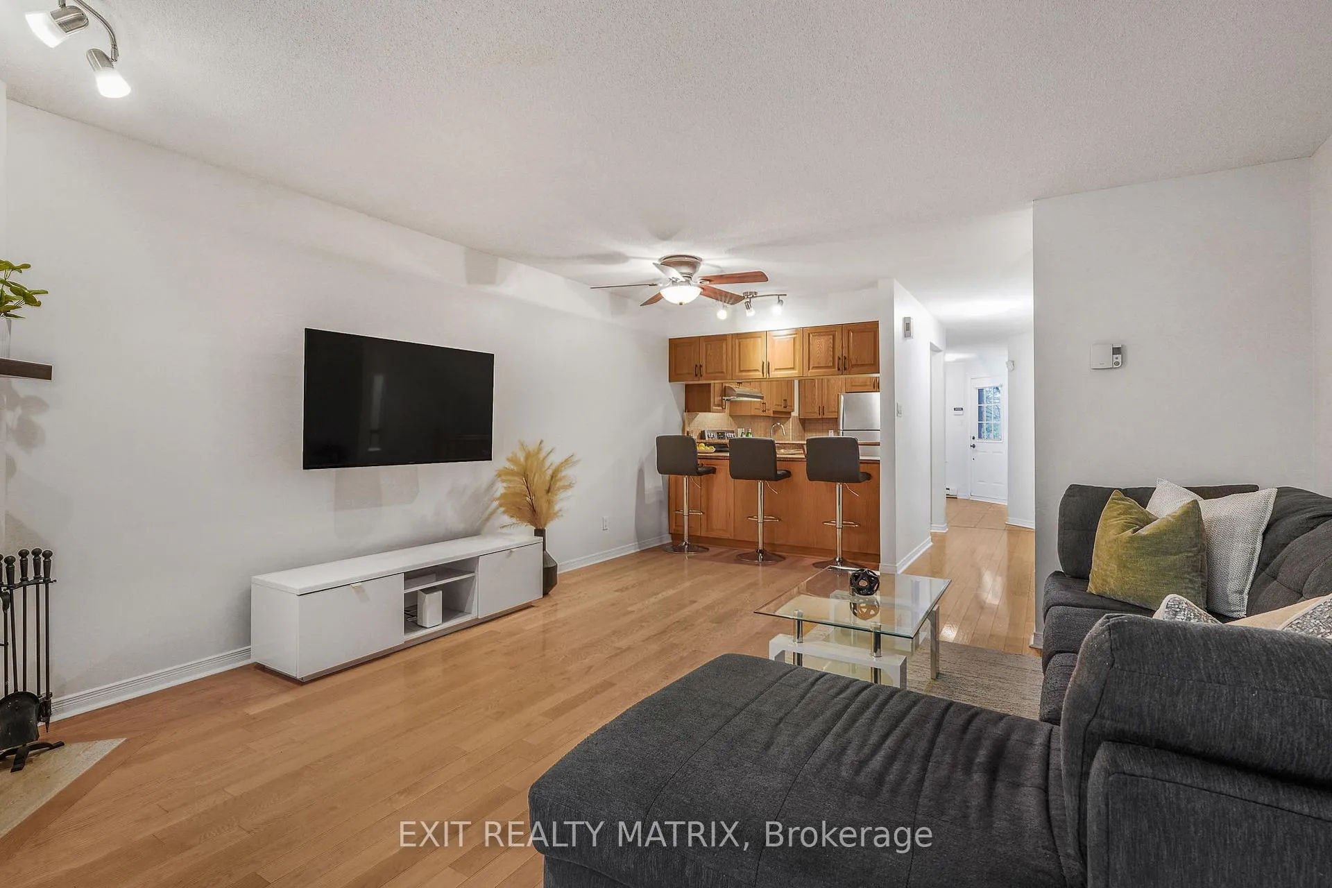 Photo 10 of Unit 20, 458 Briston Private, Ottawa, Hunt Club Park — HOMEH