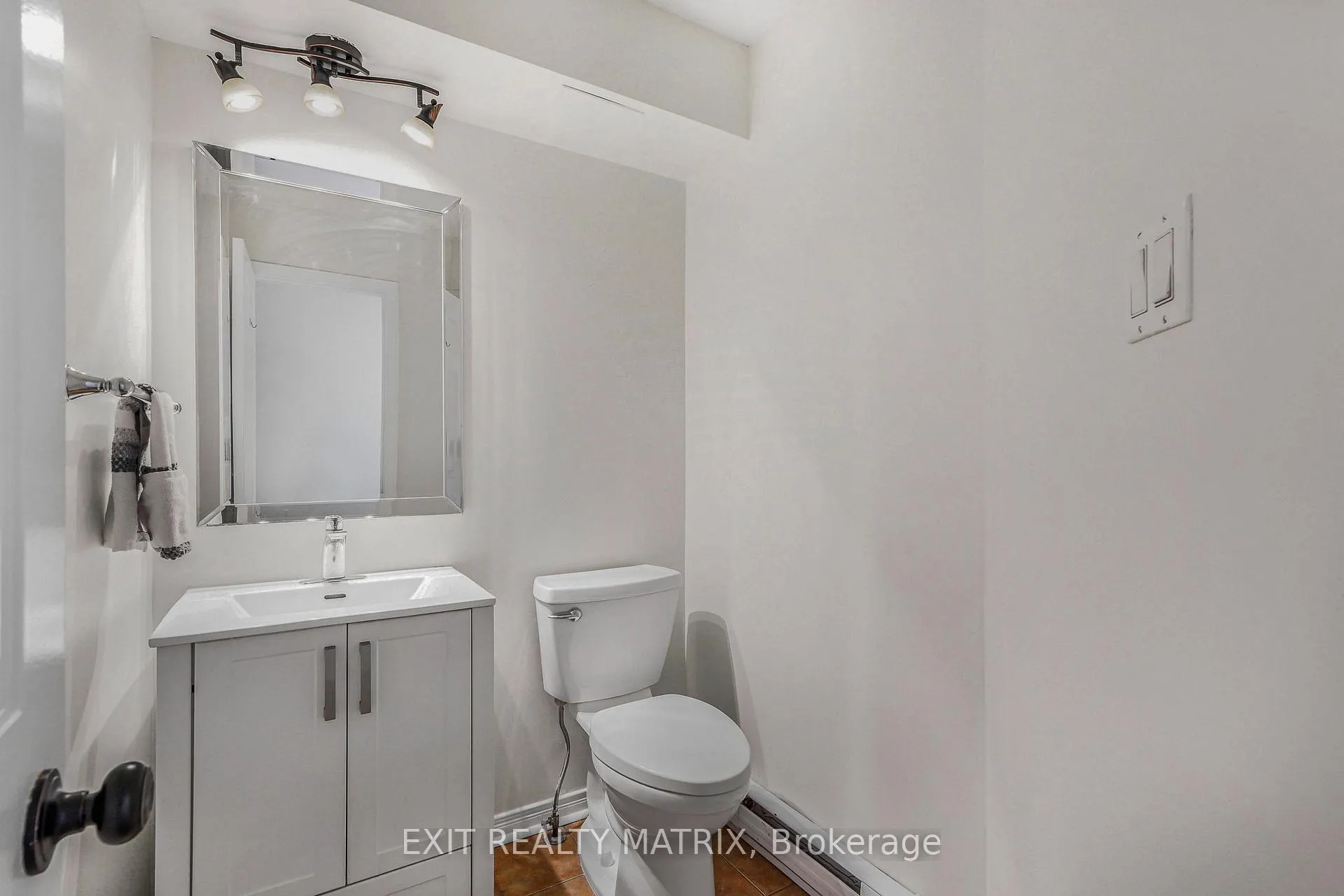Photo 13 of Unit 20, 458 Briston Private, Ottawa, Hunt Club Park — HOMEH