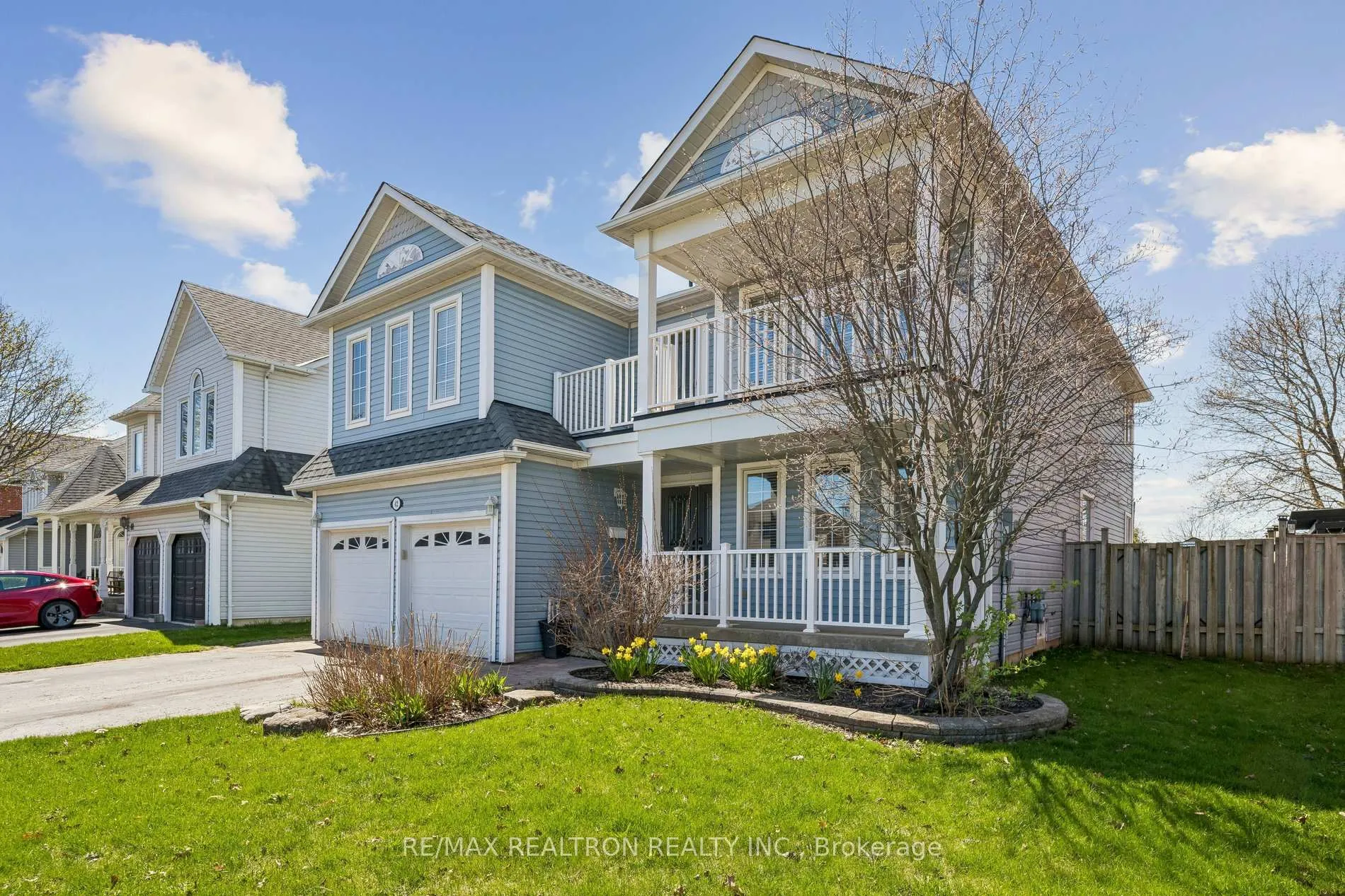 Photo 2 of 42 Dodge Drive, Whitby, Brooklin — HOMEH