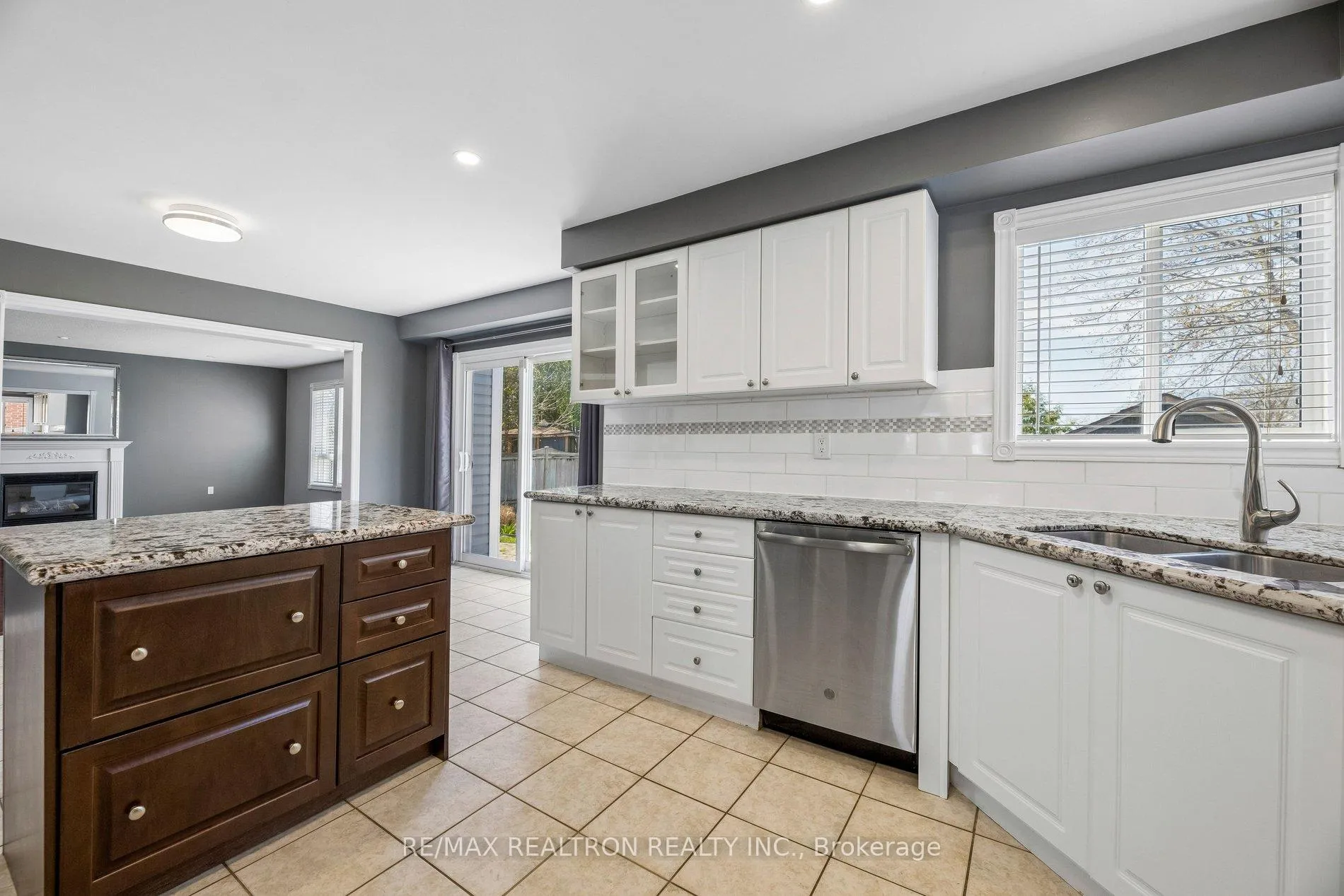 Photo 15 of 42 Dodge Drive, Whitby, Brooklin — HOMEH