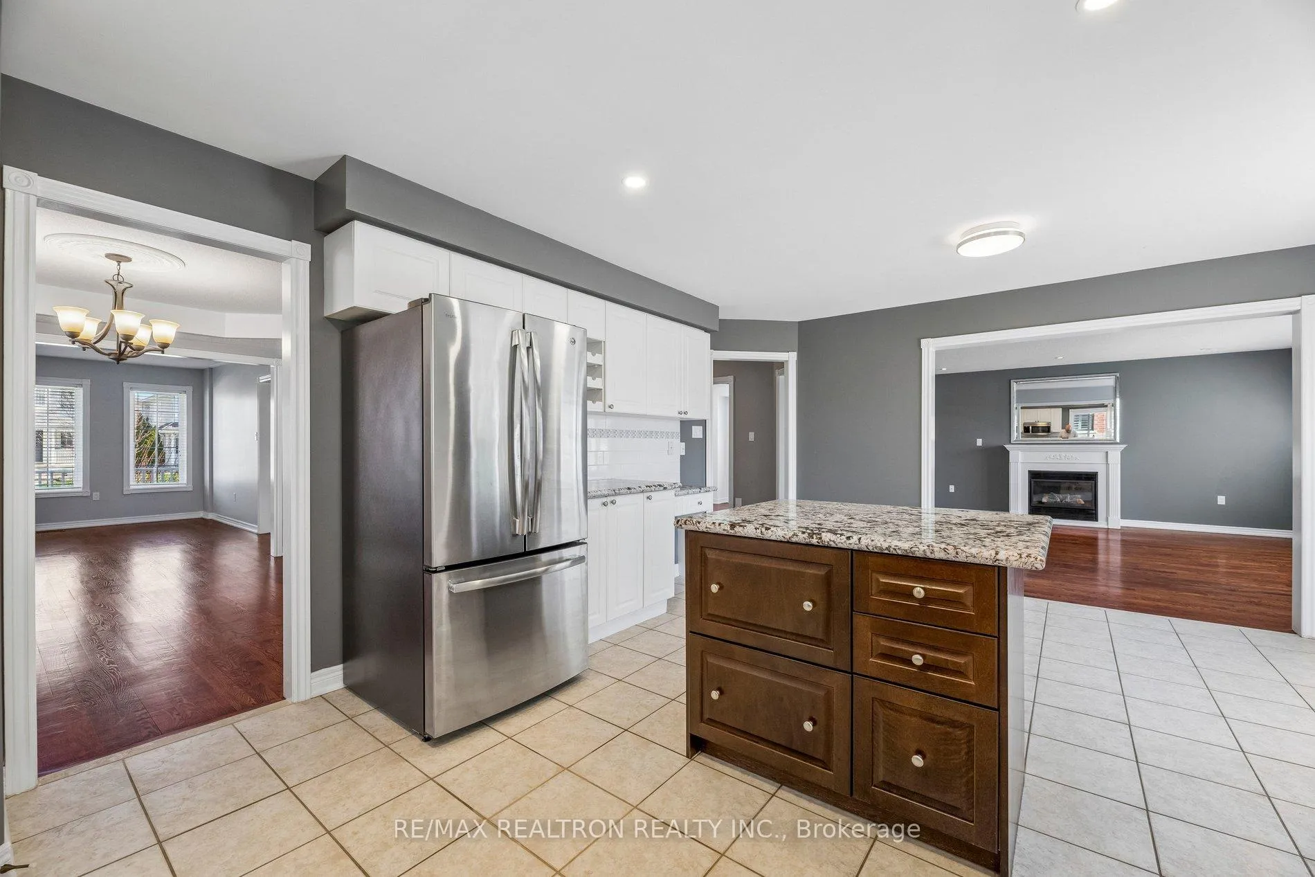 Photo 16 of 42 Dodge Drive, Whitby, Brooklin — HOMEH