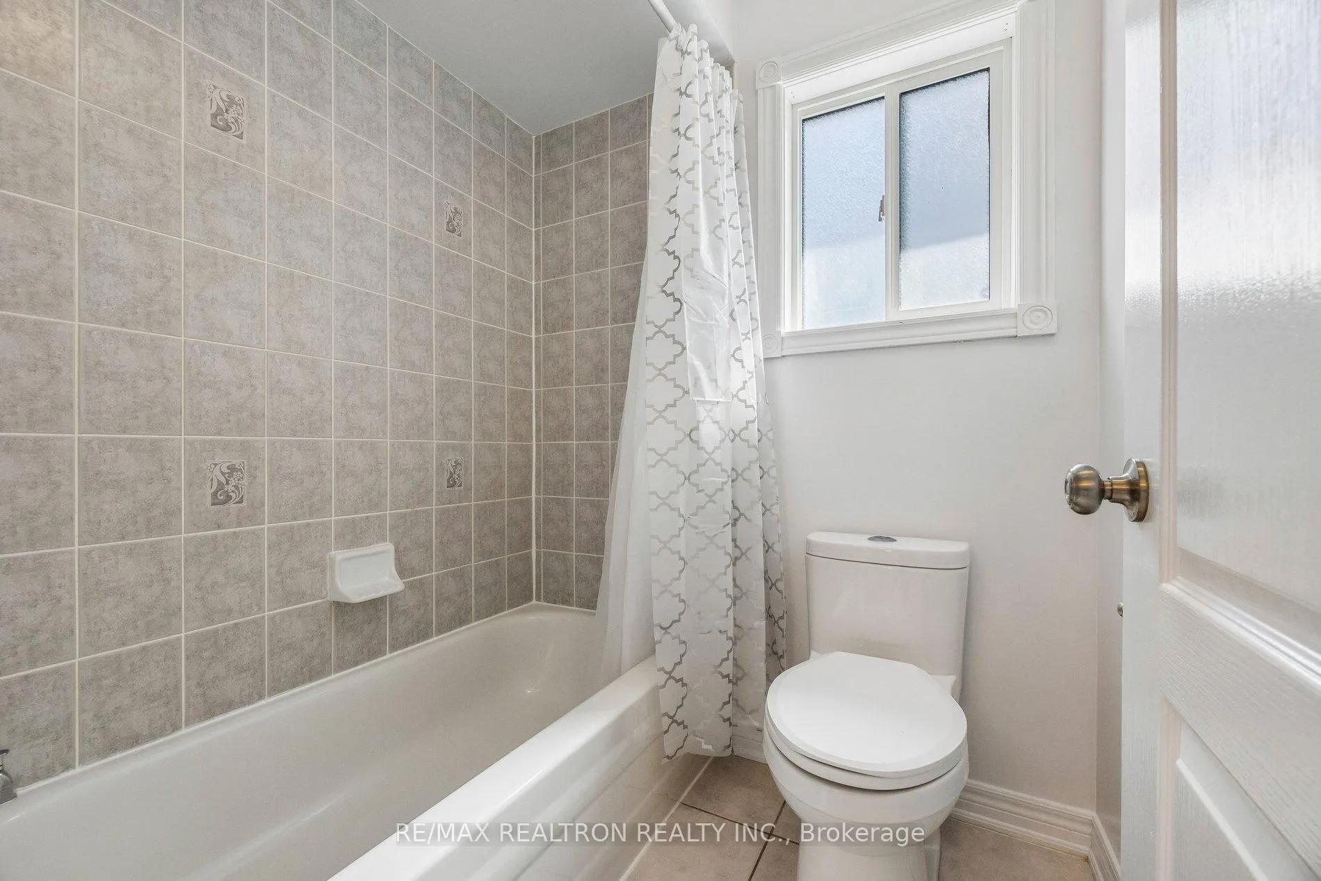 Photo 44 of 42 Dodge Drive, Whitby, Brooklin — HOMEH