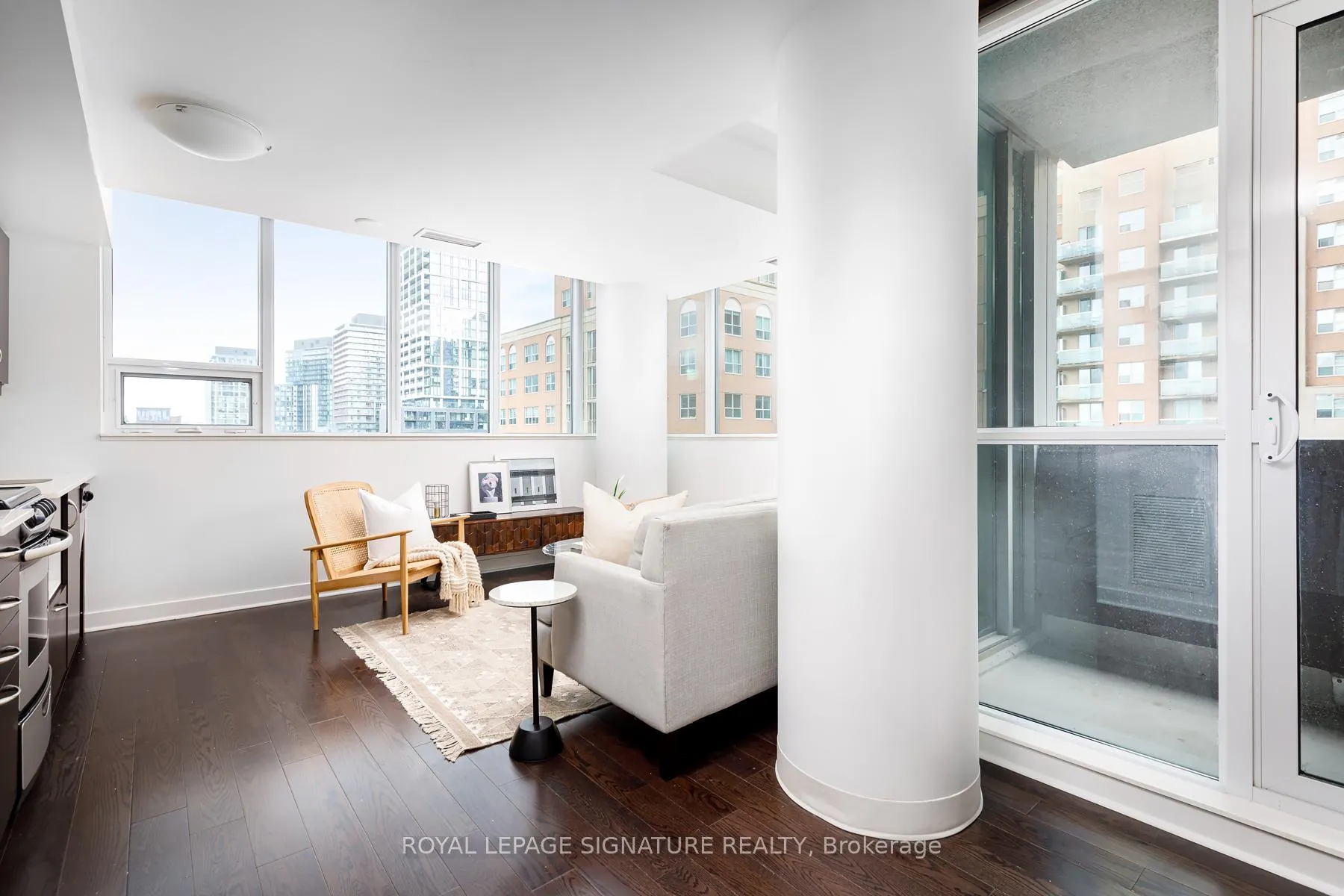 Photo 4 of Unit 603, 320 Richmond Street E, Toronto, Moss Park — HOMEH