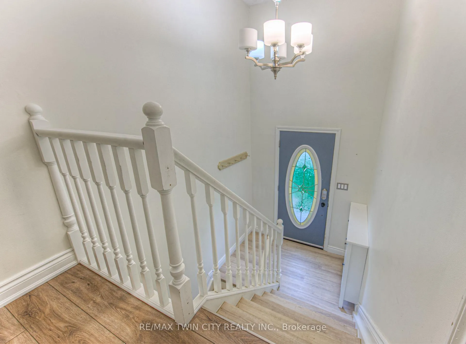Photo 5 of 18 Gilston Parkway, Brant, Paris — HOMEH