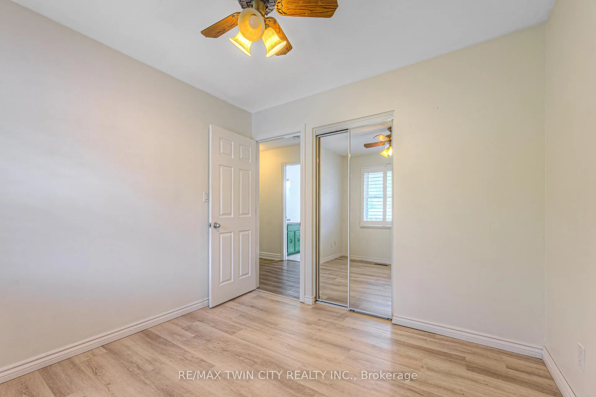 Photo 21 of 18 Gilston Parkway, Brant, Paris — HOMEH