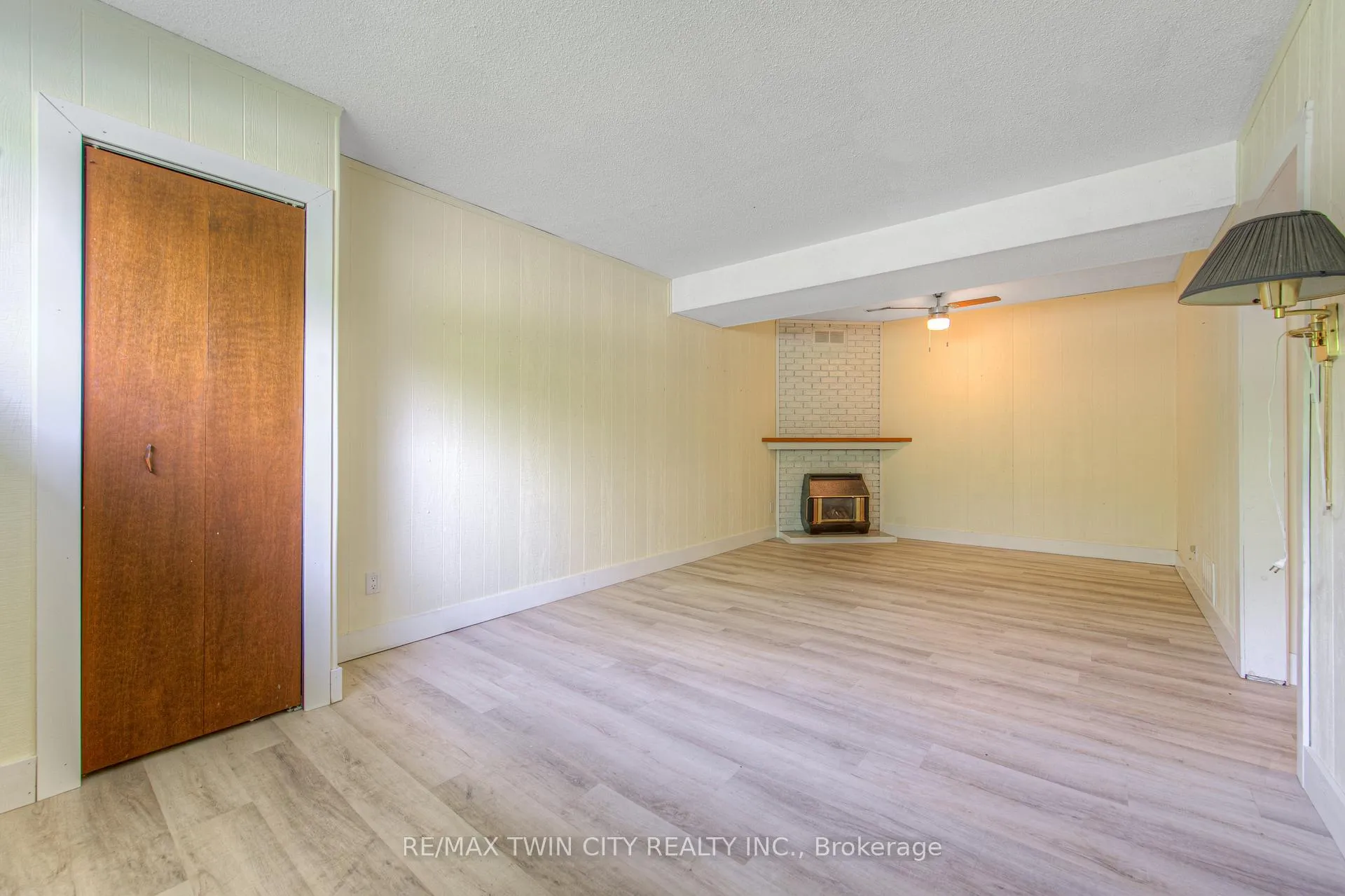 Photo 26 of 18 Gilston Parkway, Brant, Paris — HOMEH