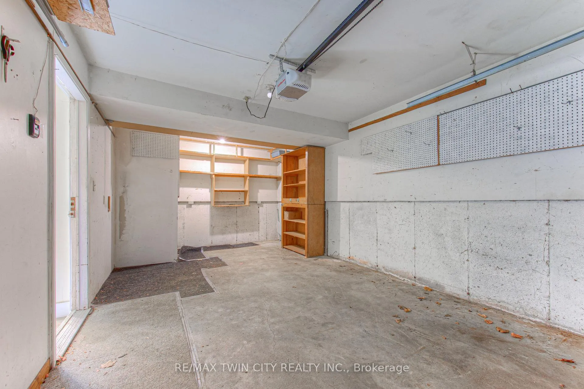 Photo 31 of 18 Gilston Parkway, Brant, Paris — HOMEH